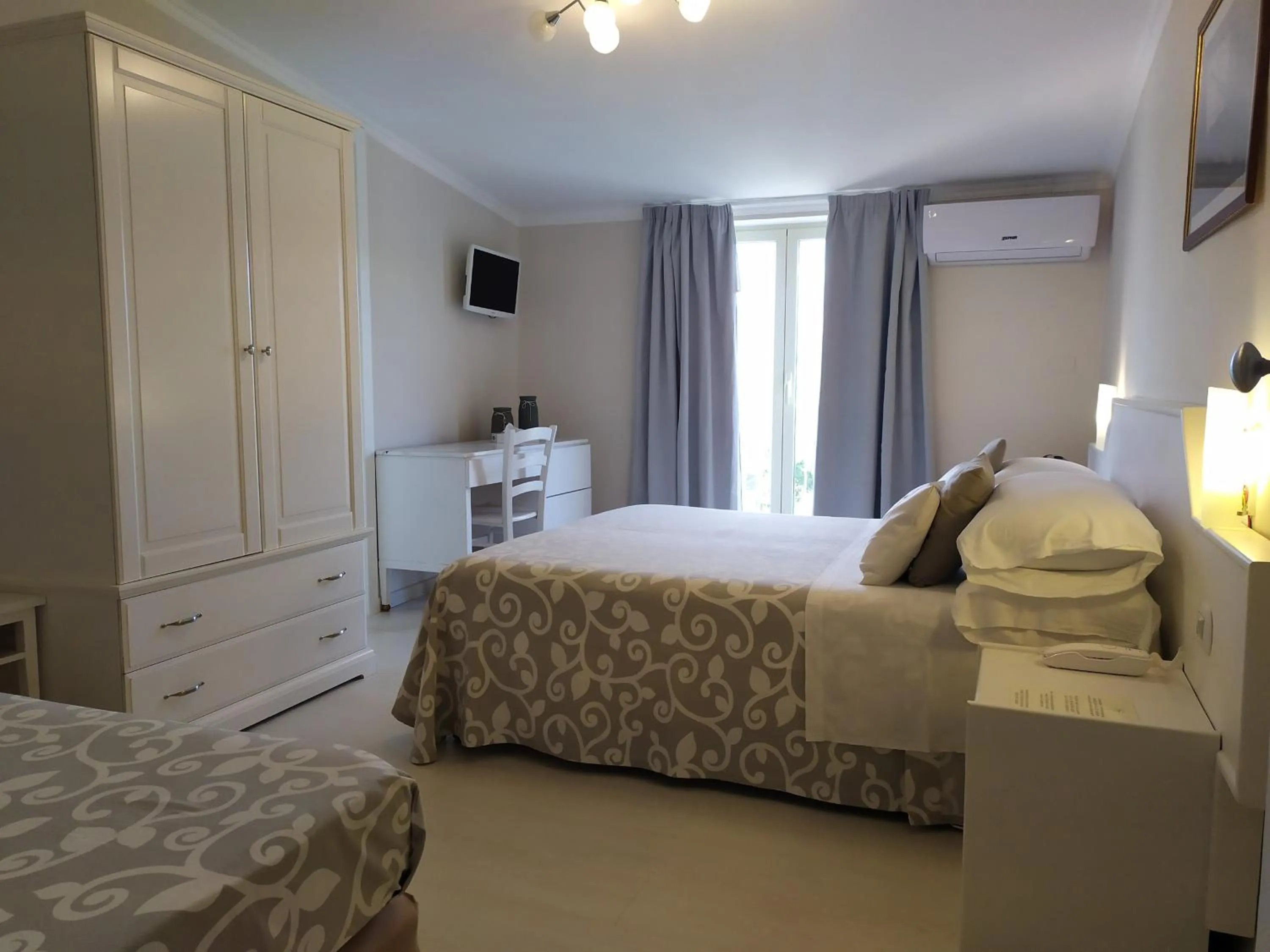 Bedroom, Bed in Hotel Villa Fiorita