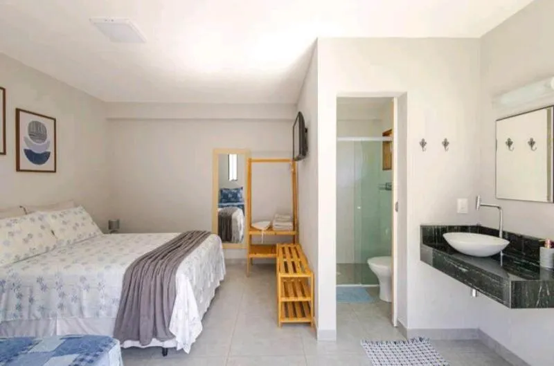 Suíte Ilhinha em condomínio na Praia do Perequê