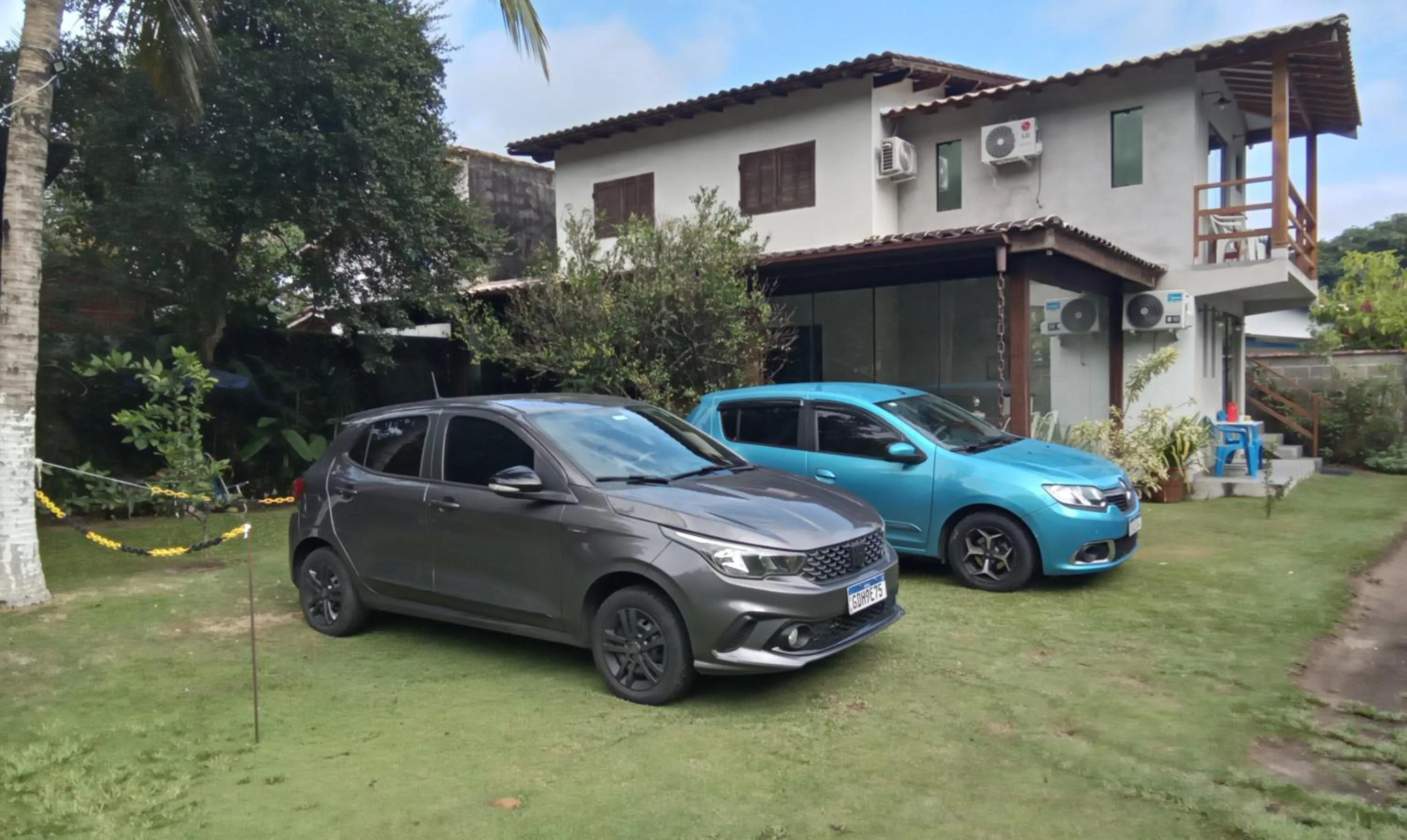 Parking in Suíte Ilhinha em condomínio na Praia do Perequê