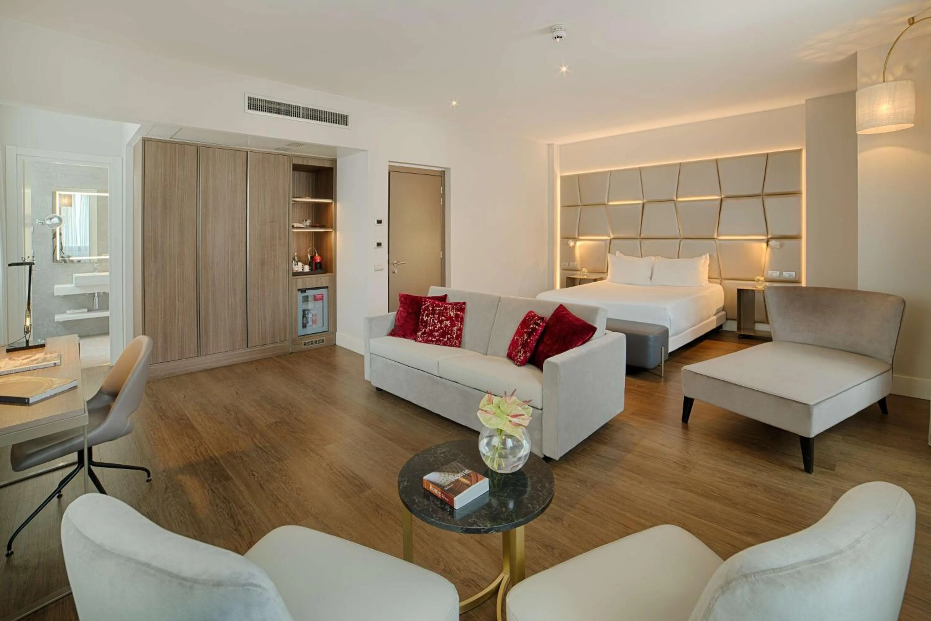 Photo of the whole room in NH Collection Roma Centro