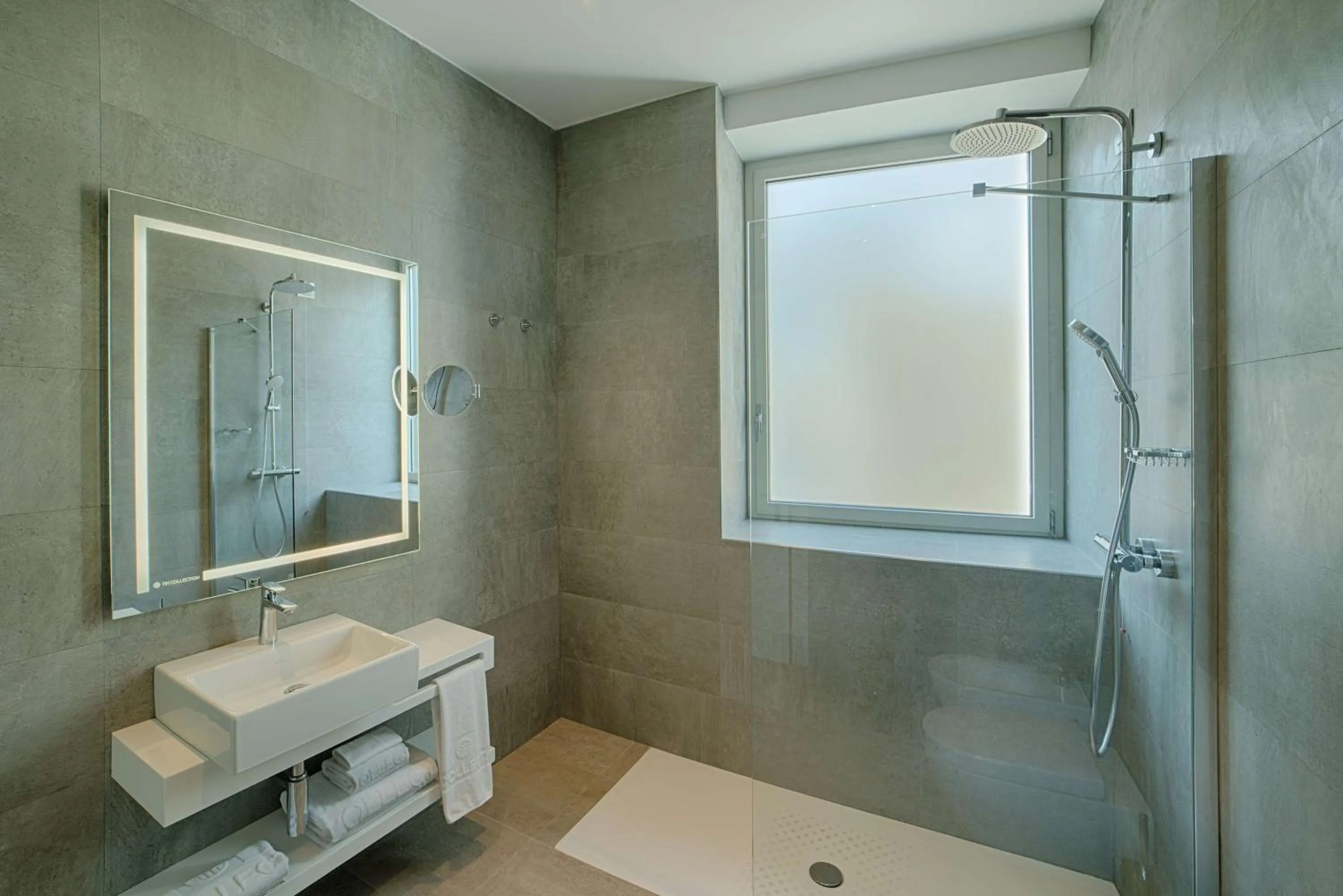 Bathroom in NH Collection Roma Centro