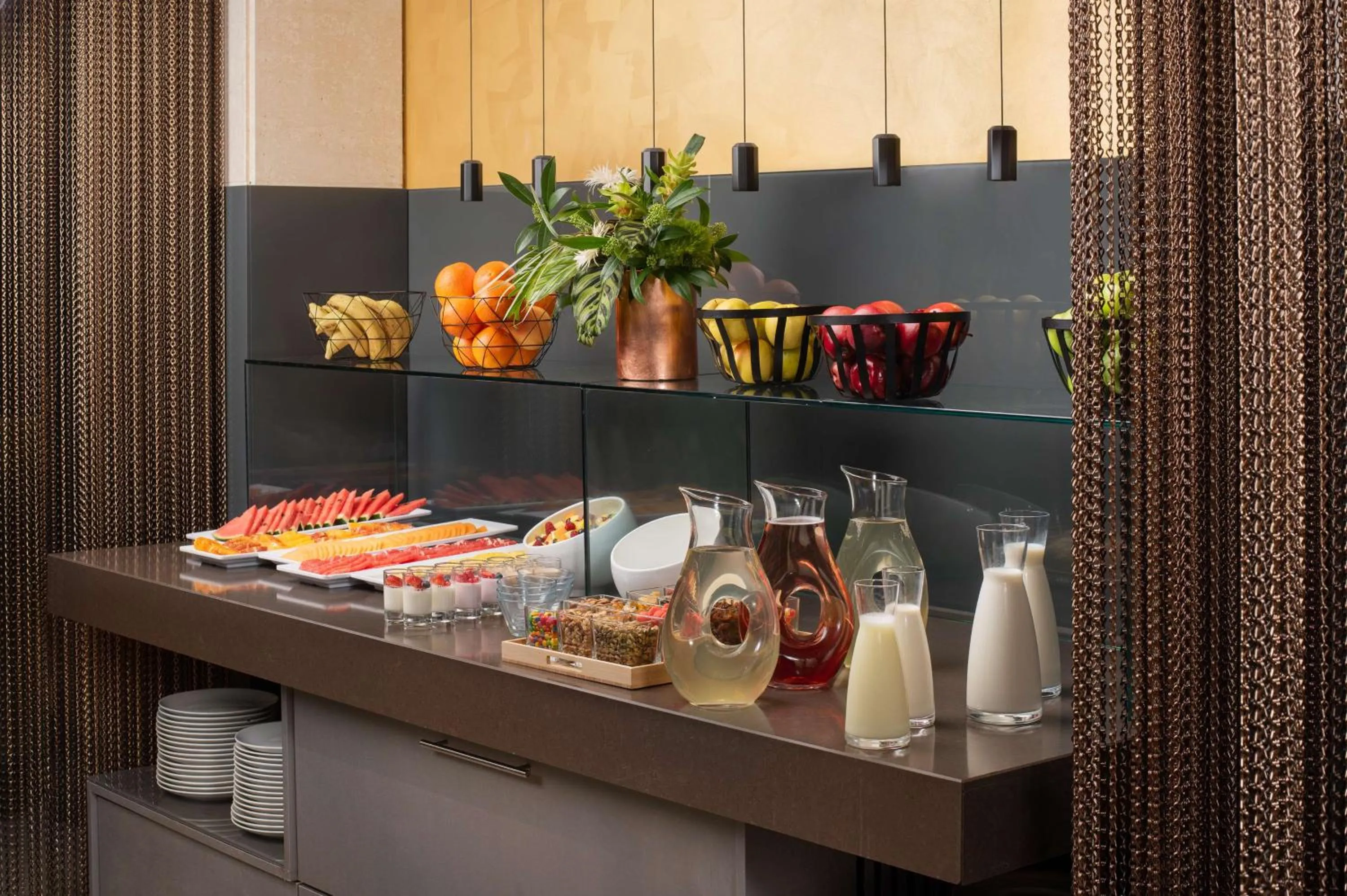 Food and drinks in NH Collection Roma Centro