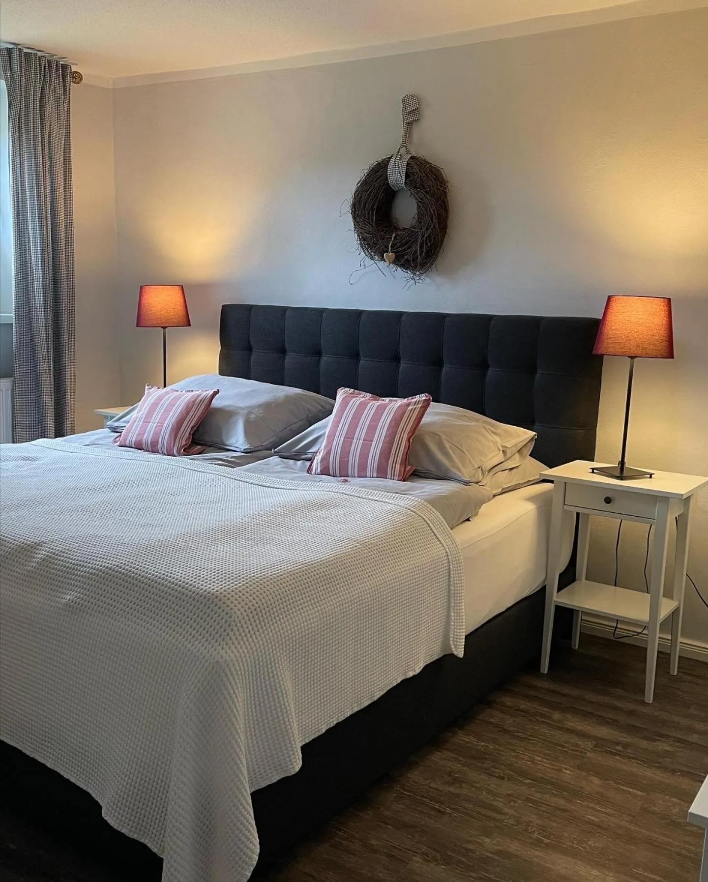 Bedroom, Bed in Friesen-Lodge Ferienwohnungen