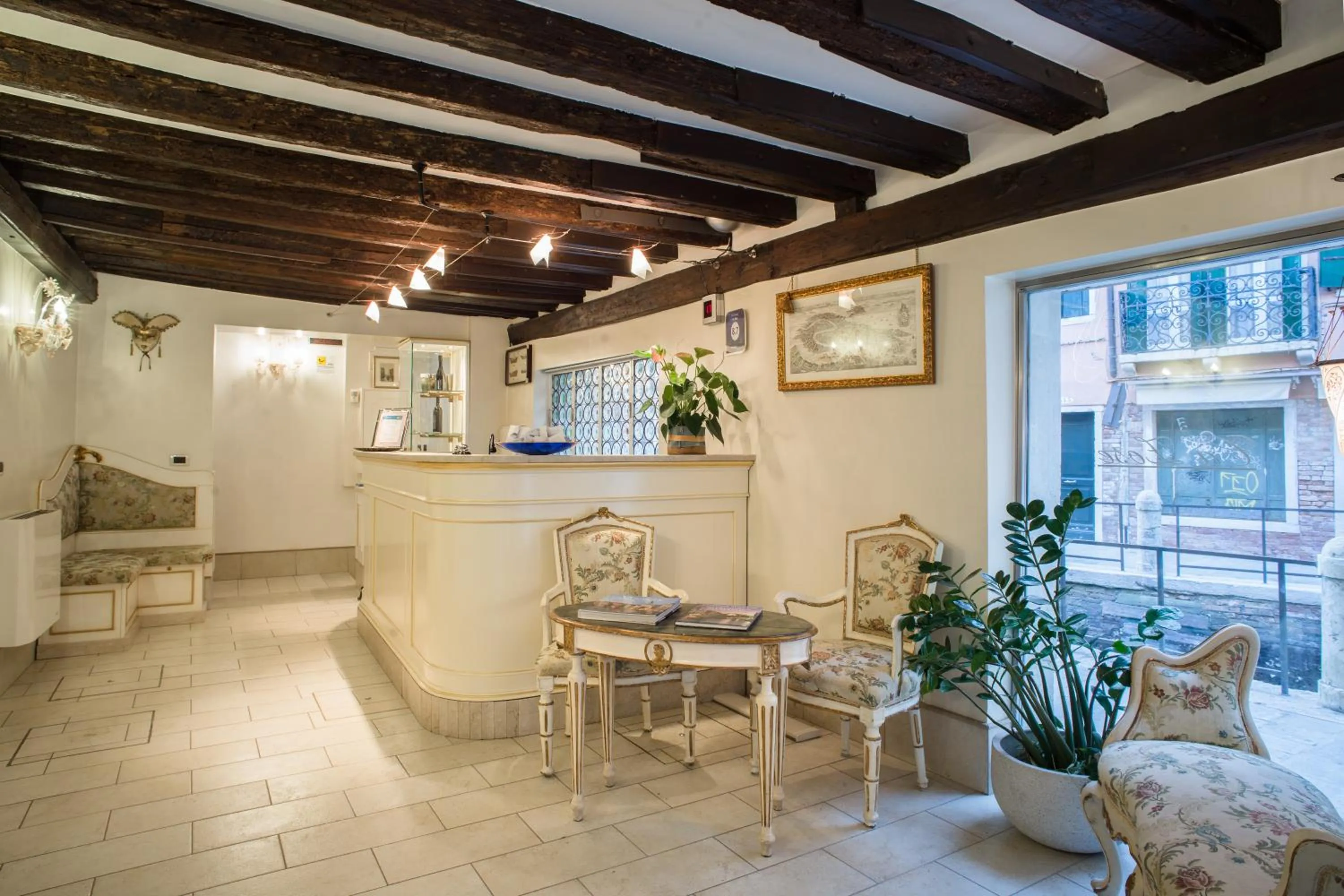 Lobby or reception in Locanda Ca' Zose