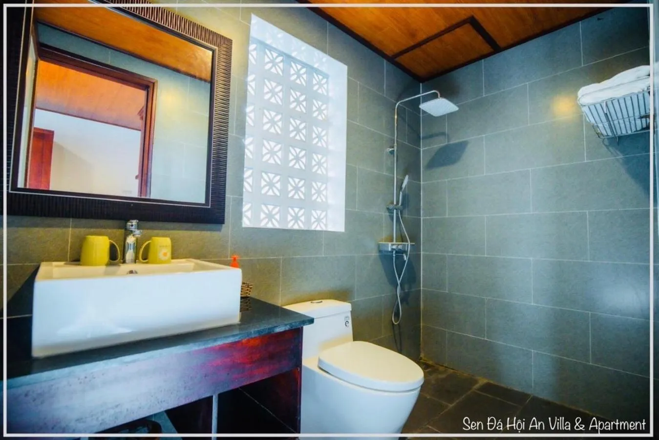 Shower in SenDa Villa & Apartment Hoi An