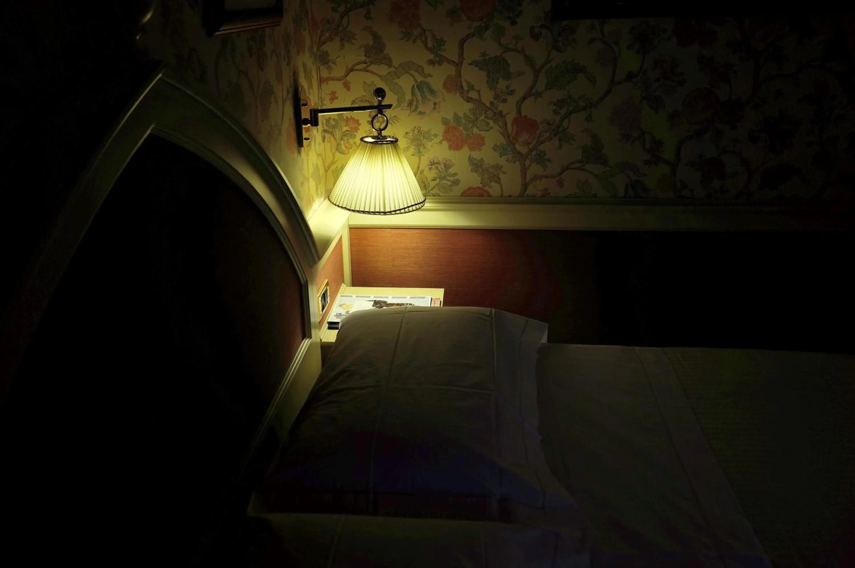 Decorative detail, Bed in Hotel Milano Regency