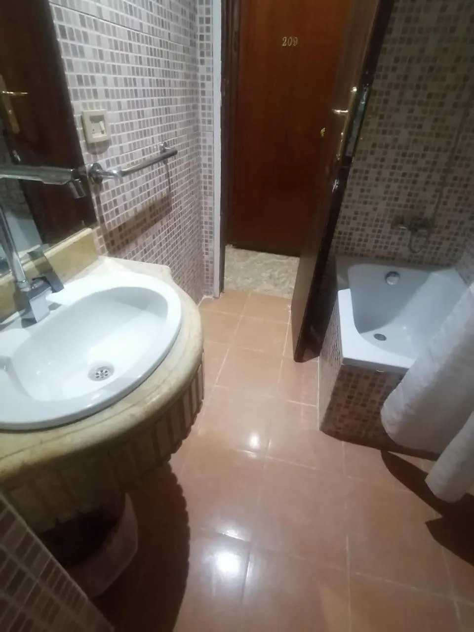 Toilet in New Saint Catherine Hotel