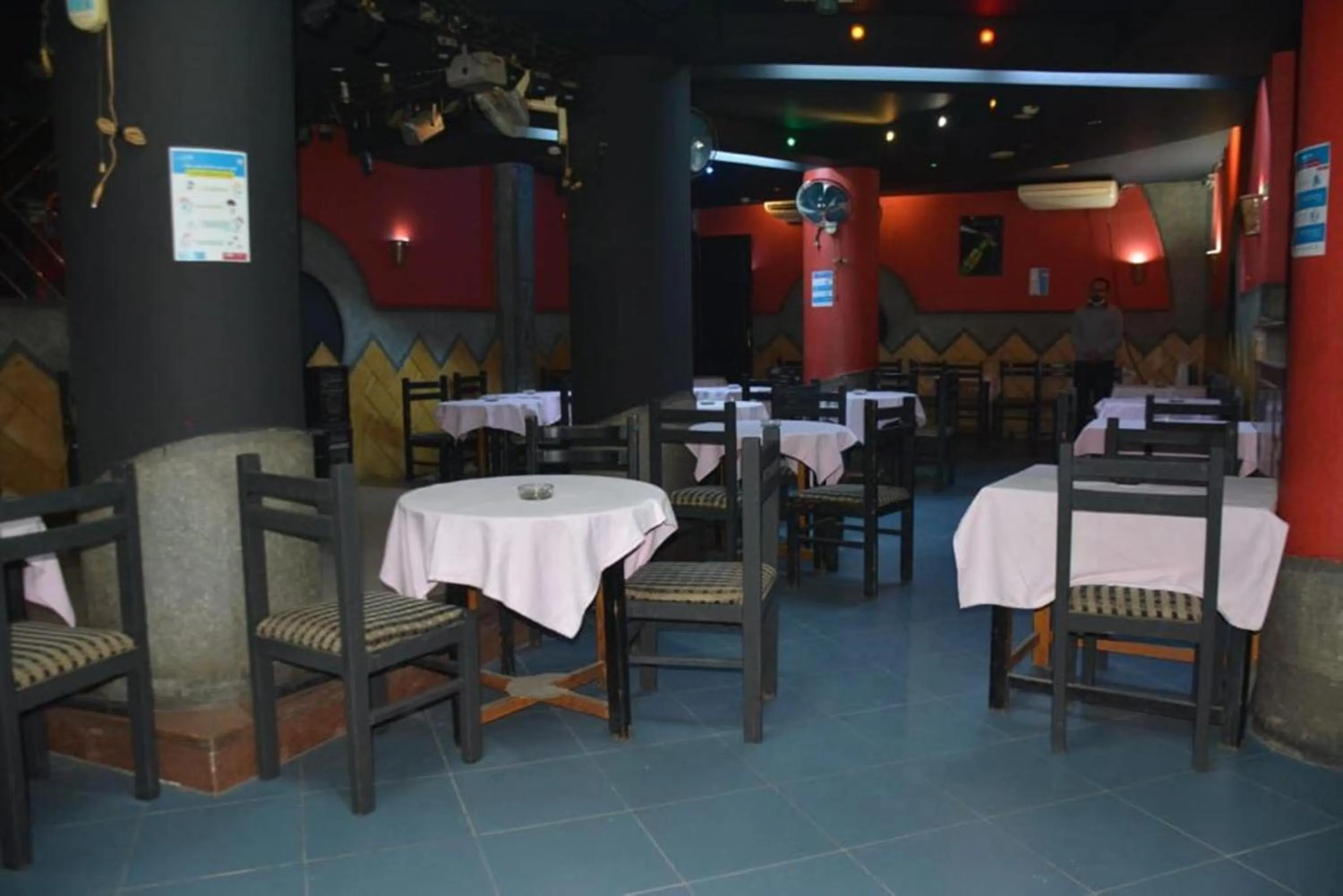 Nightclub / DJ in New Saint Catherine Hotel