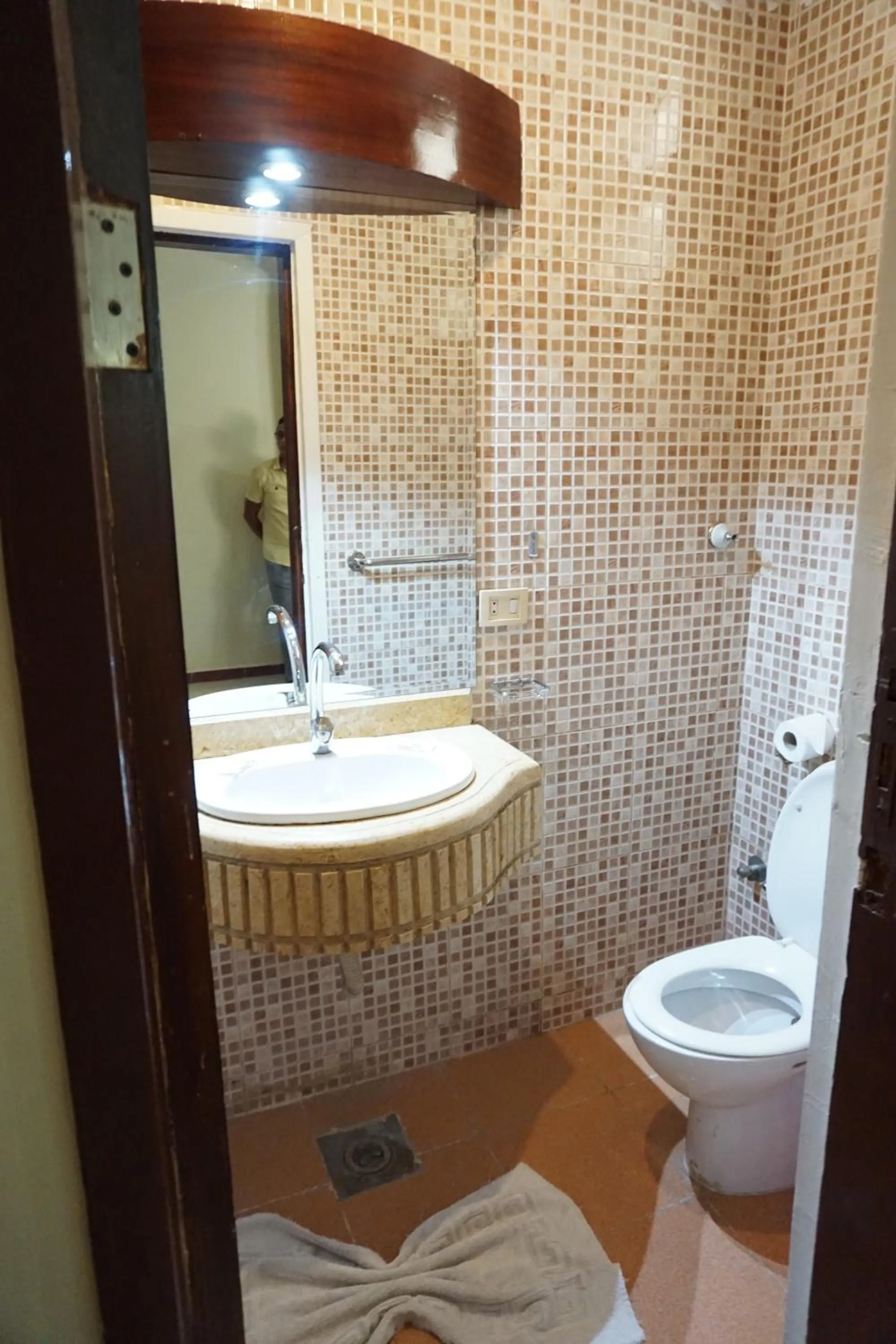 Shower in New Saint Catherine Hotel