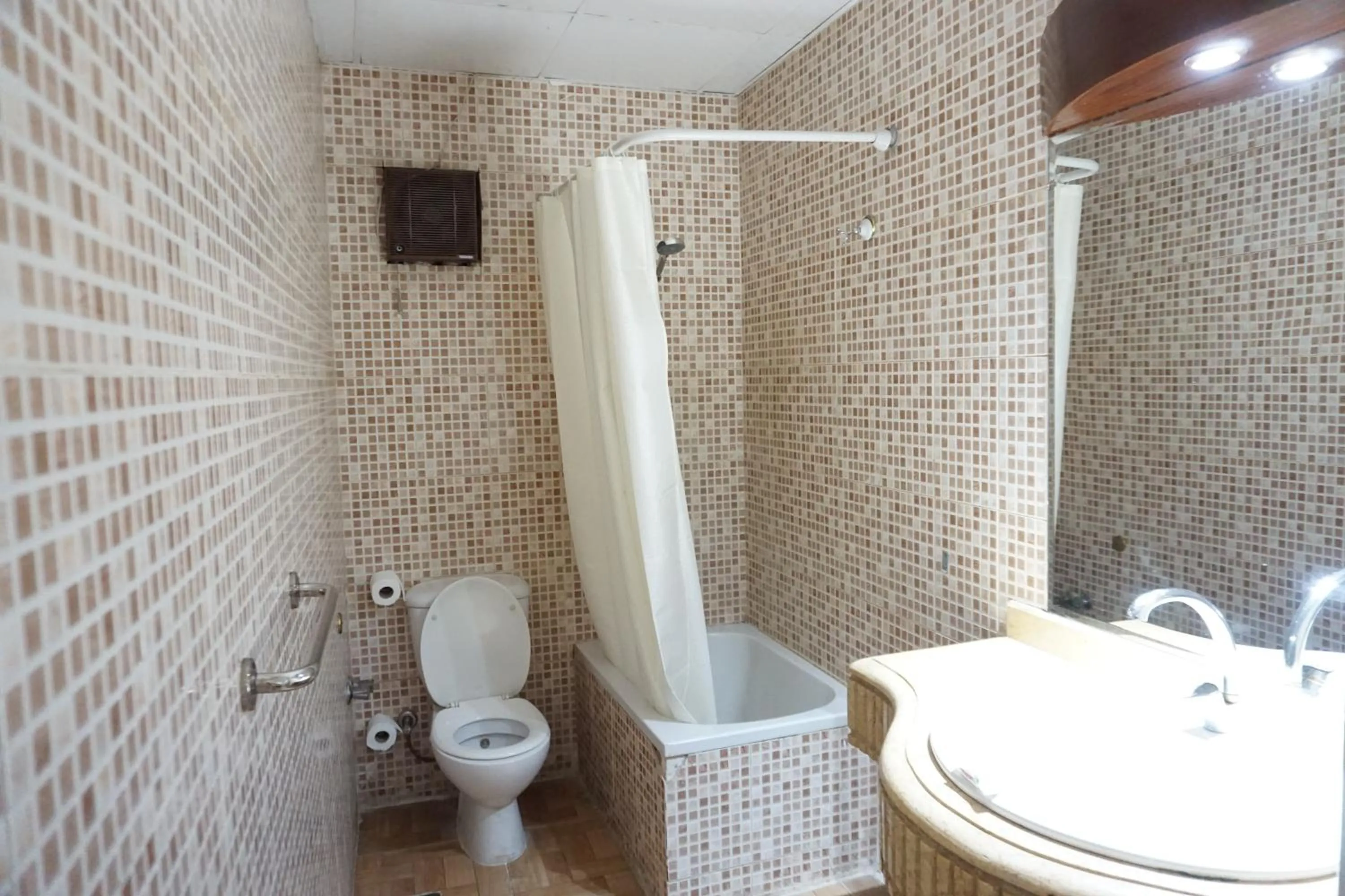 Bathroom in New Saint Catherine Hotel