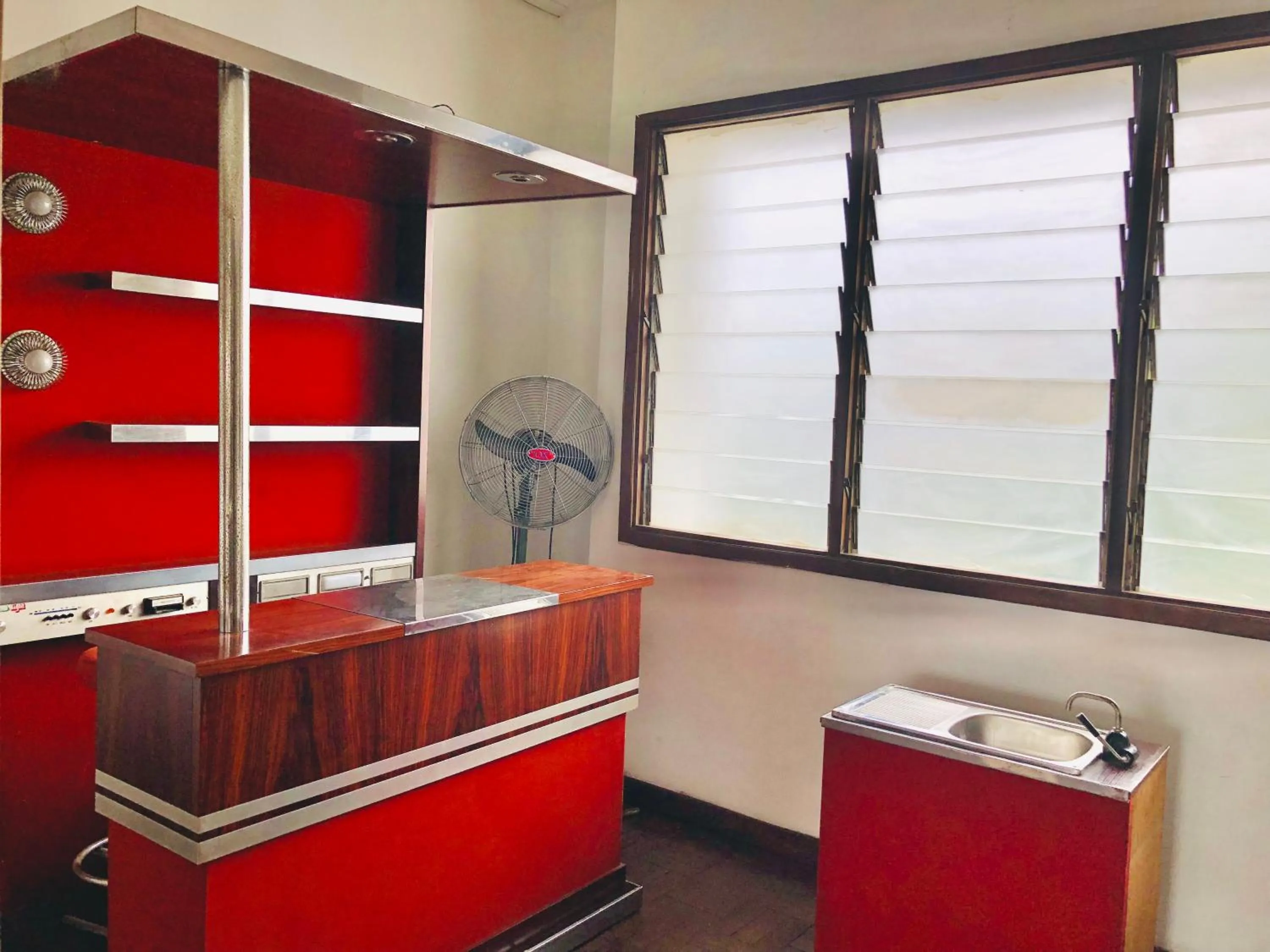 oven in GRACE LODGE ONITSHA