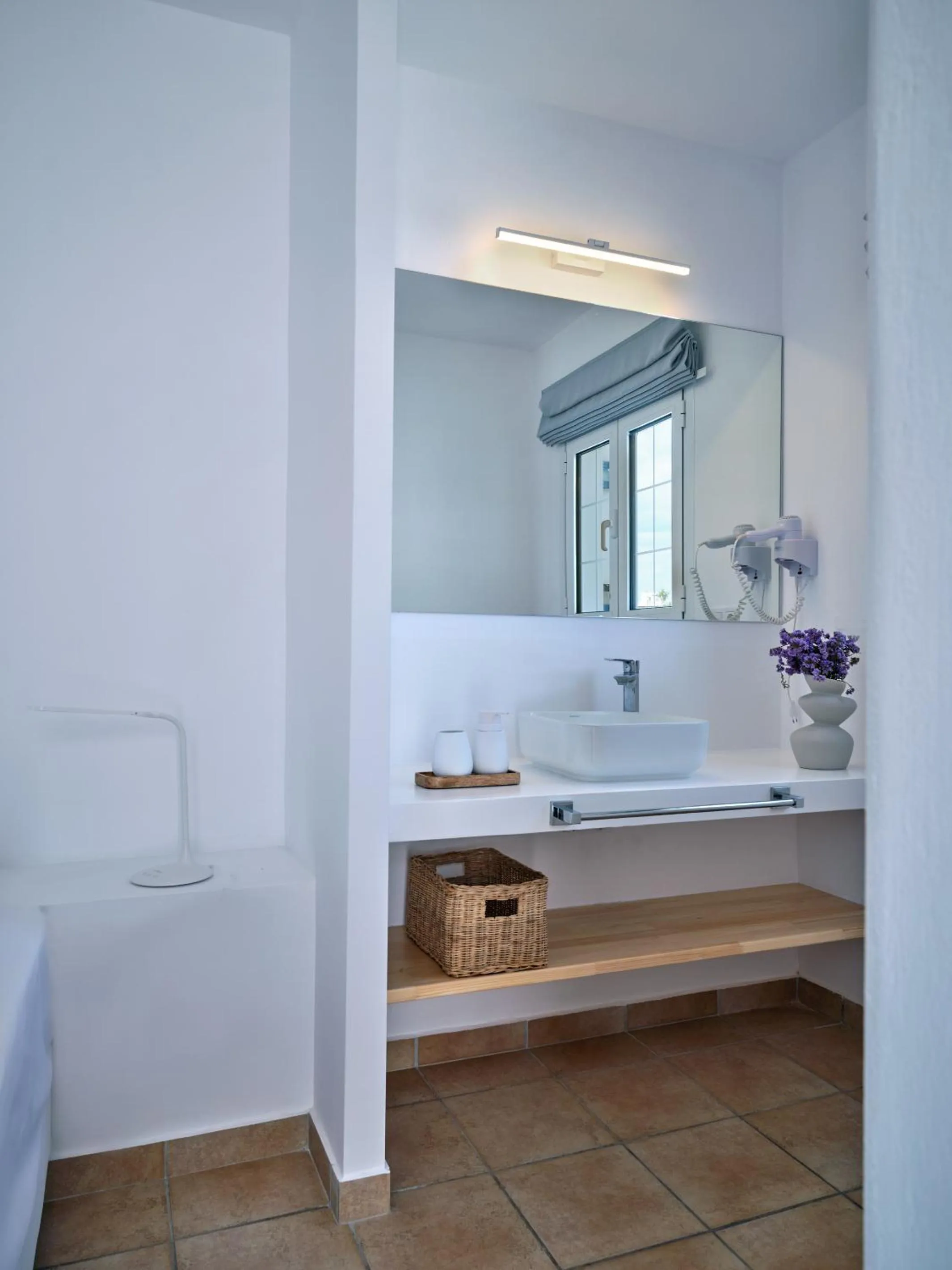 Bathroom in Fyrogenis palace