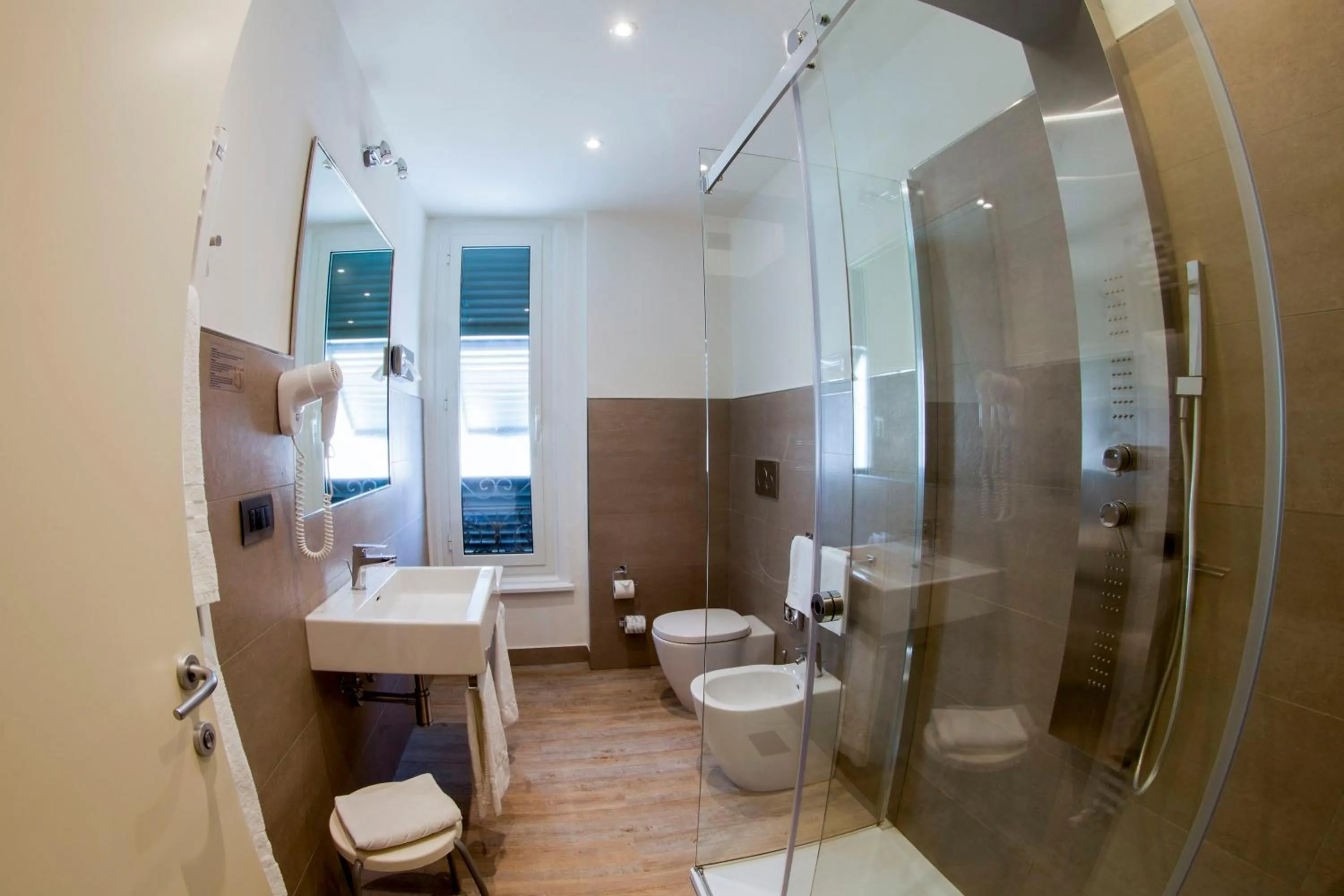 Bathroom in Hotel Astoria