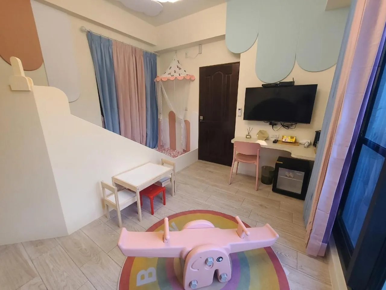 TV and multimedia in Sunlight Forest Homestay