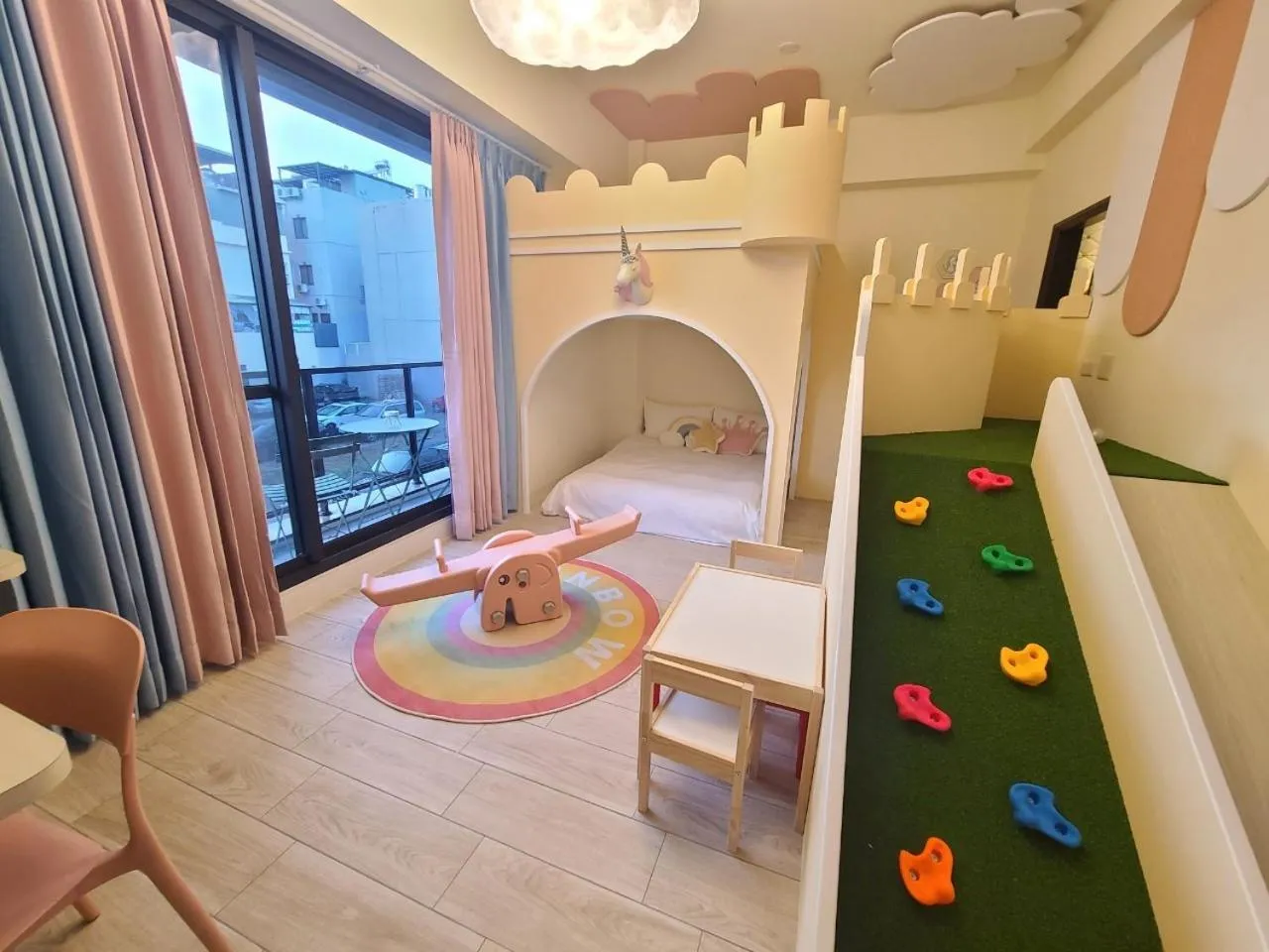 Balcony/Terrace in Sunlight Forest Homestay