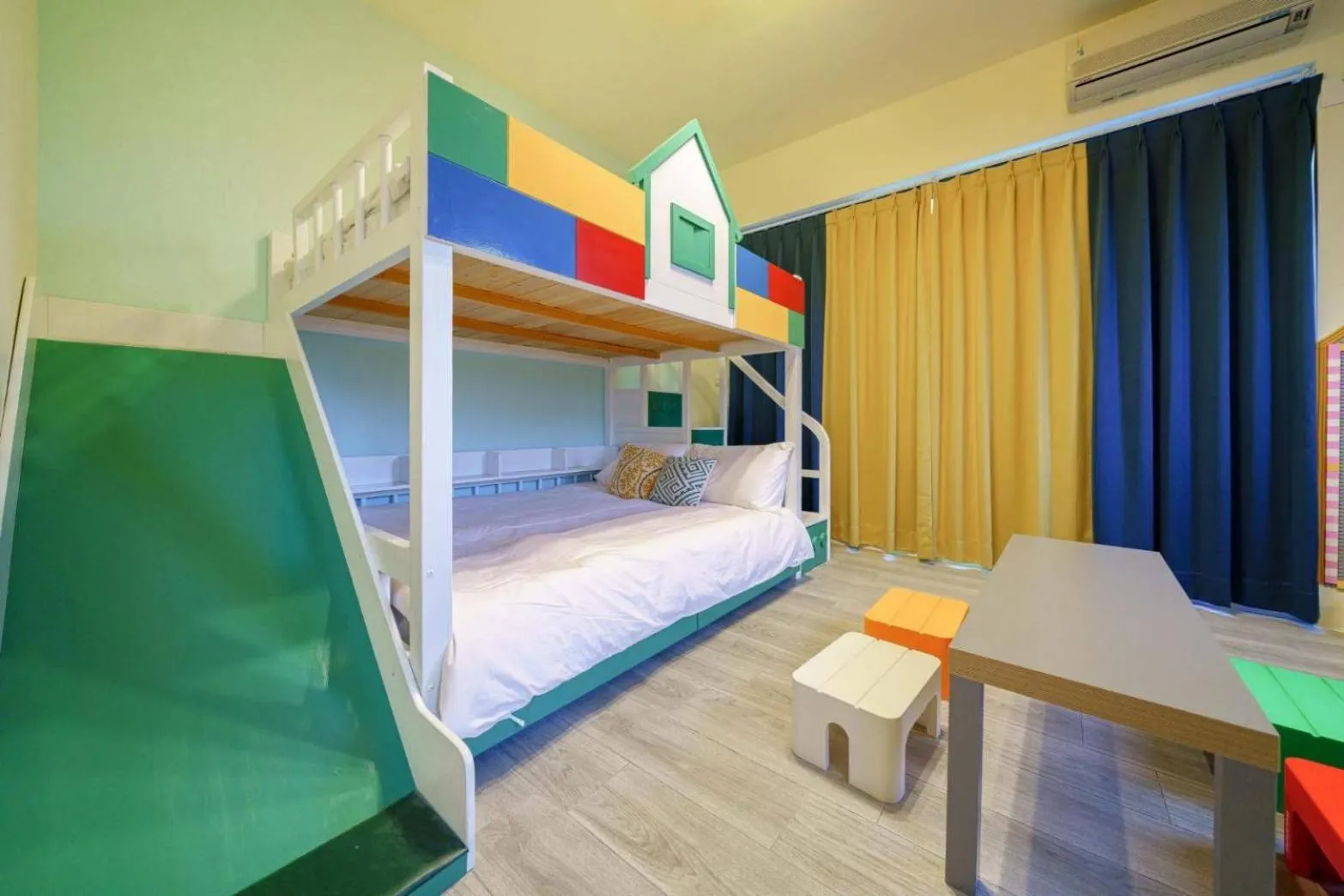 Bed in Sunlight Forest Homestay