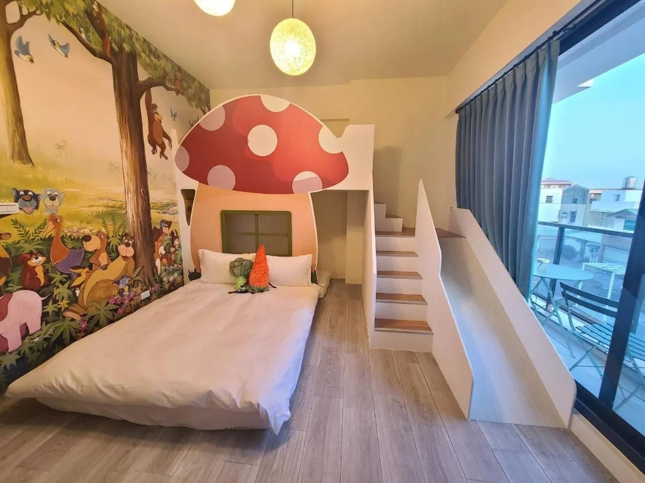 Photo of the whole room, Bed in Sunlight Forest Homestay