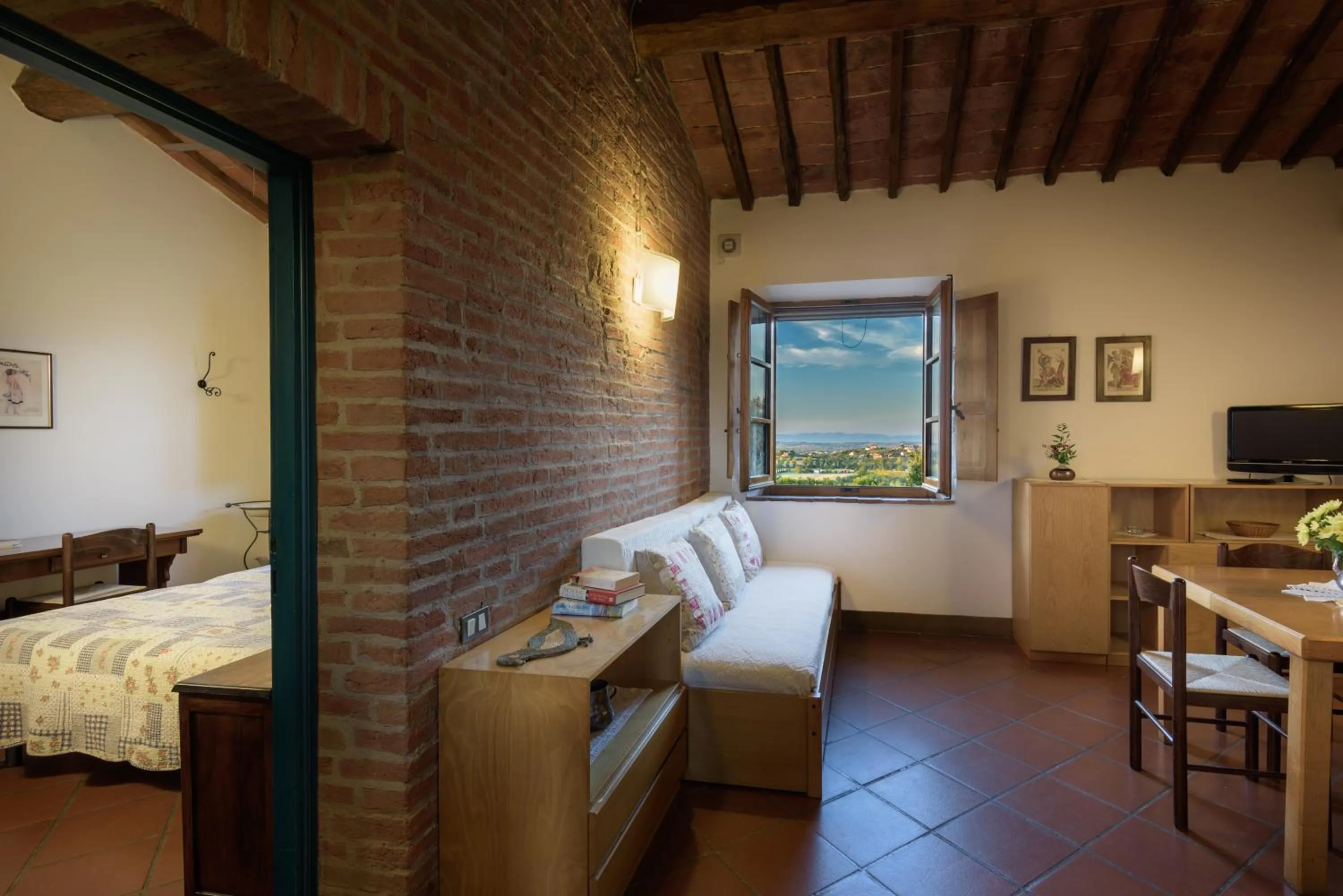 Living room, Bed in La Casa Delle Querce