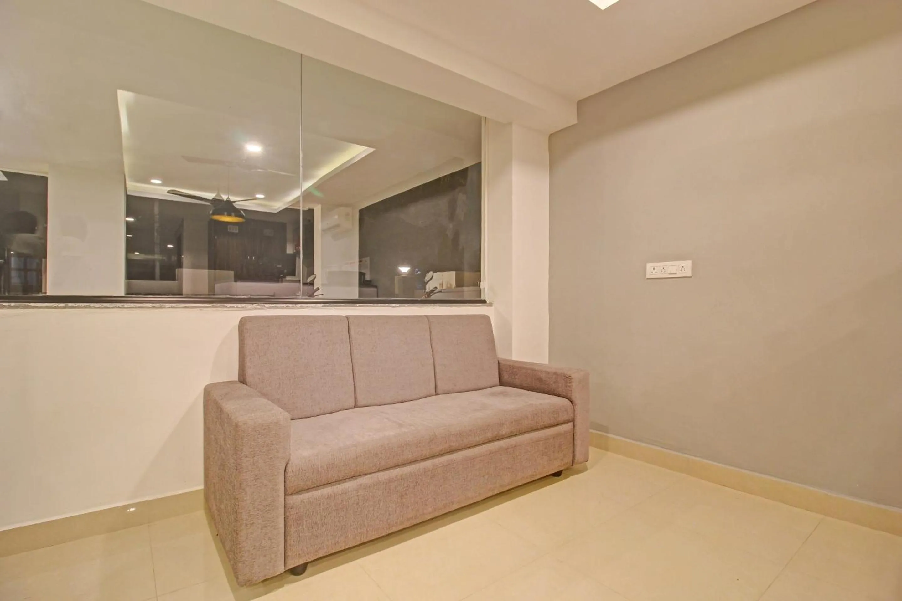 Lobby or reception in Super Townhouse Whiteridge Gachibowli Near AIG Hospital