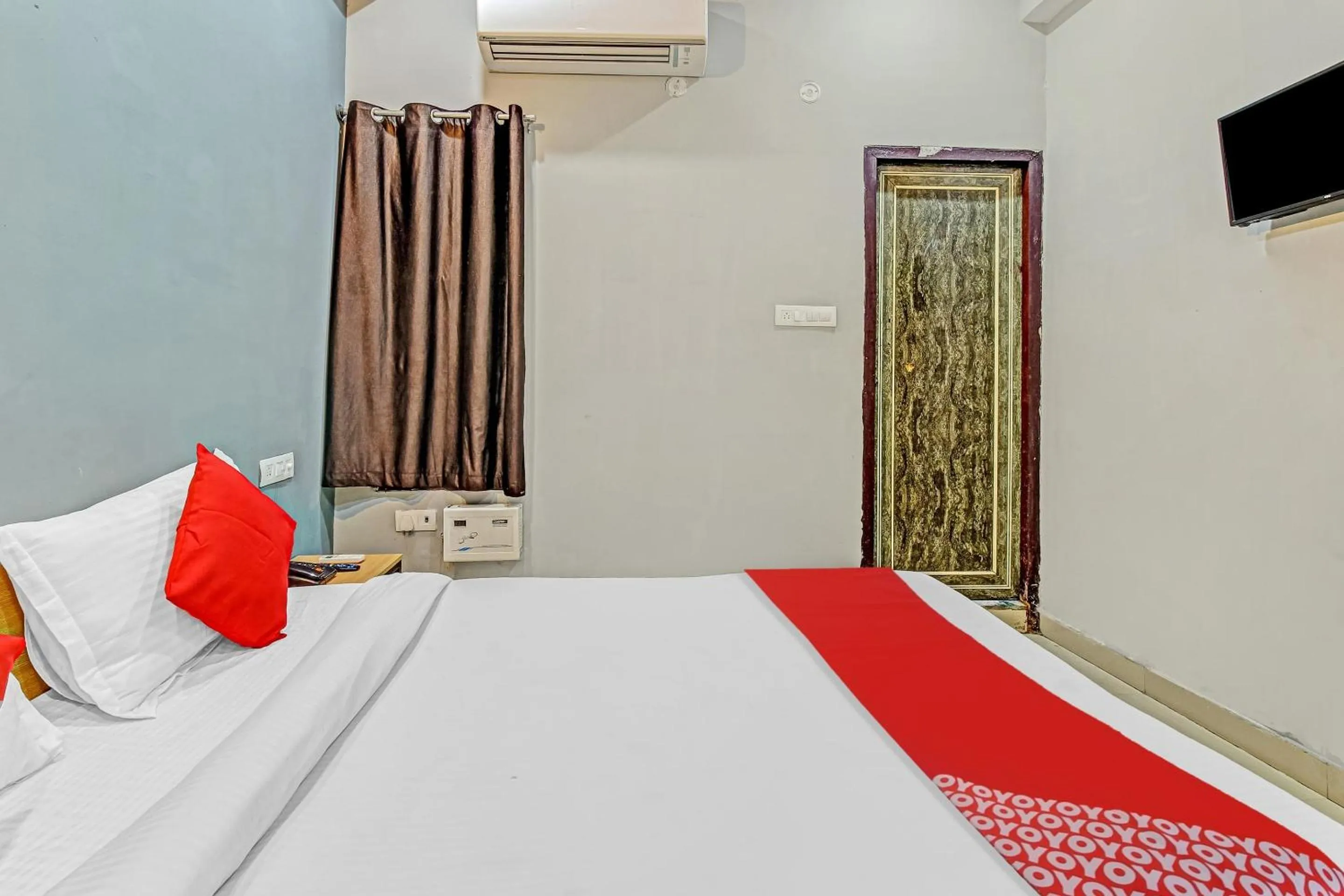 Bedroom, Bed in Hotel O Oriphic Inn