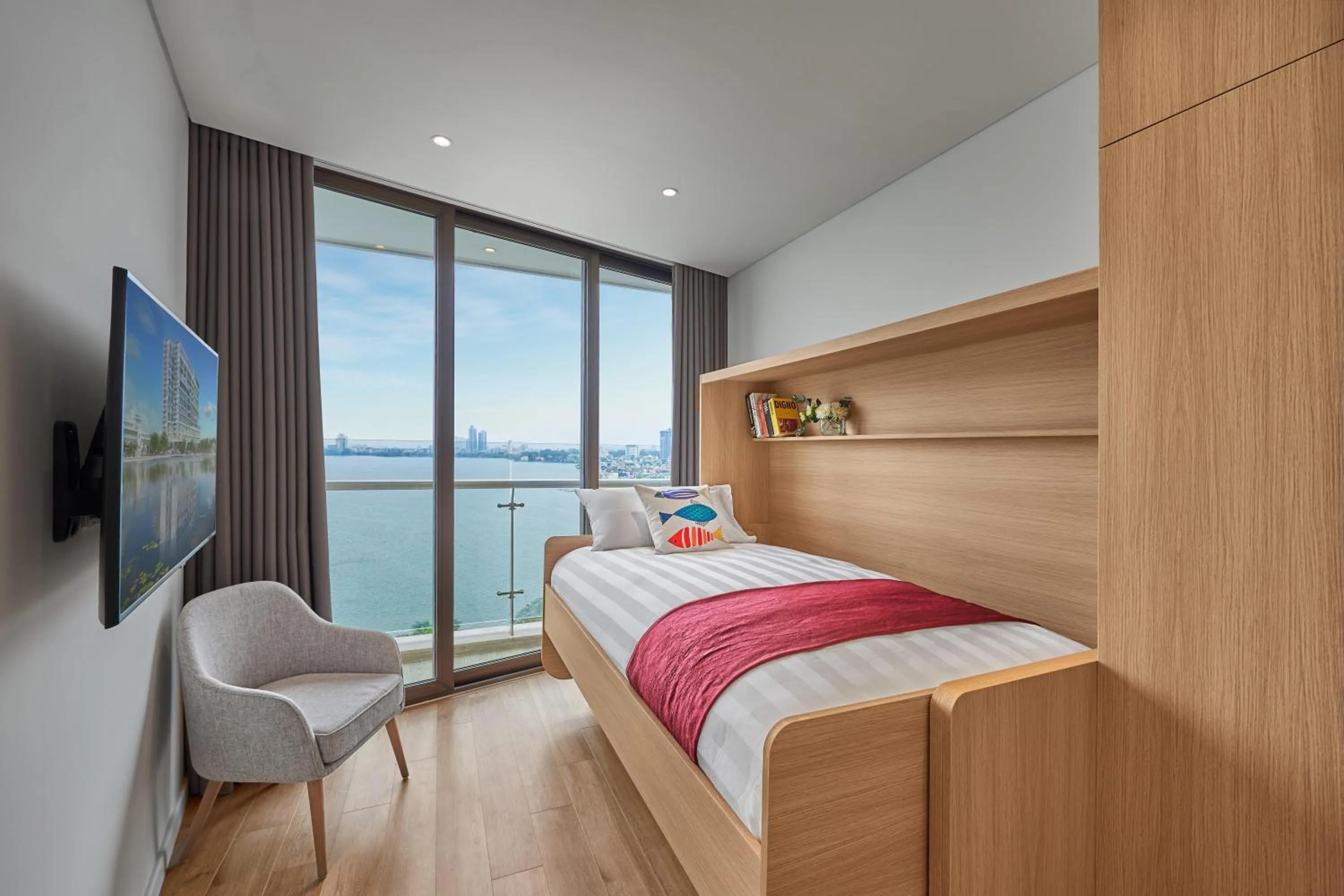 Lake view, Bed in PARKROYAL Serviced Suites Hanoi