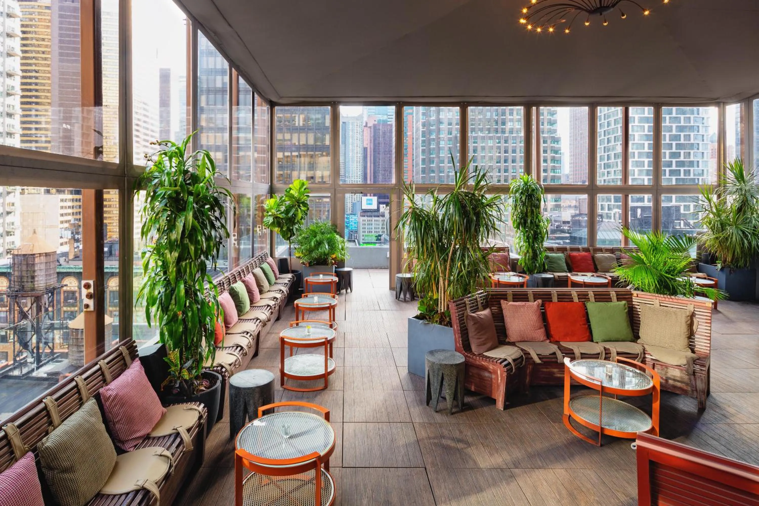 Lounge or bar in Dream Midtown, by Hyatt