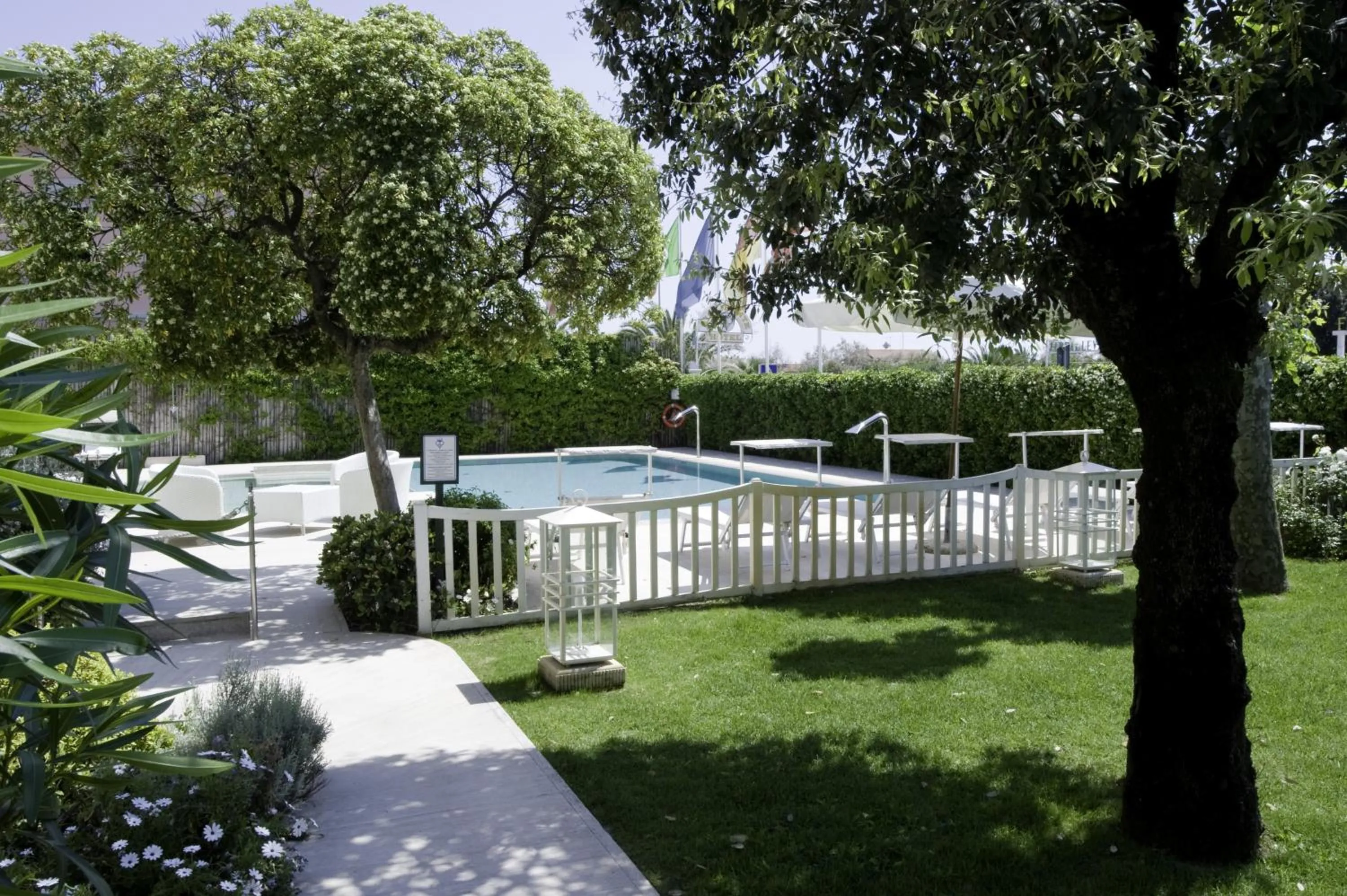 Swimming pool in Hotel Il Negresco