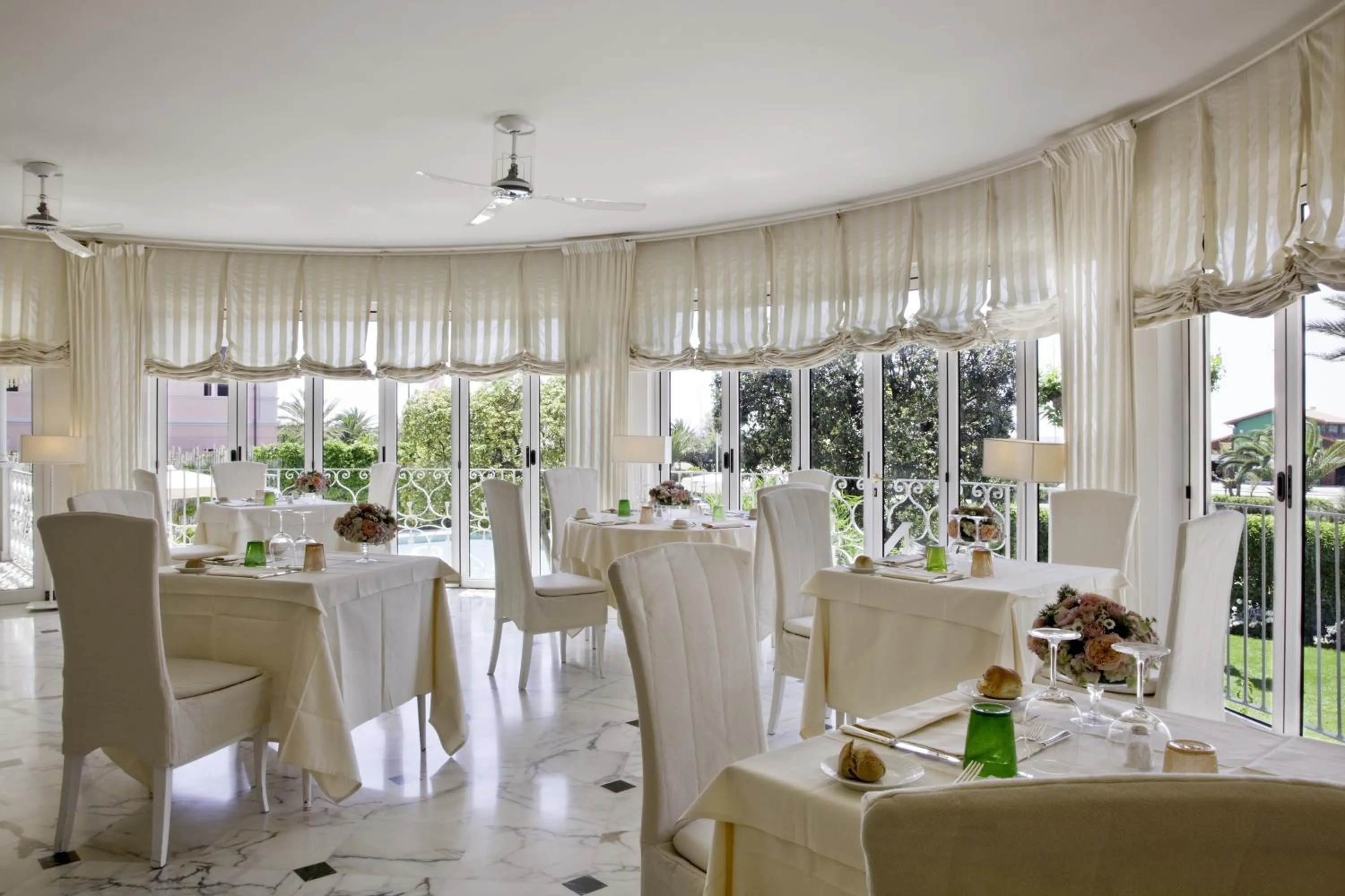 Restaurant/places to eat in Hotel Il Negresco