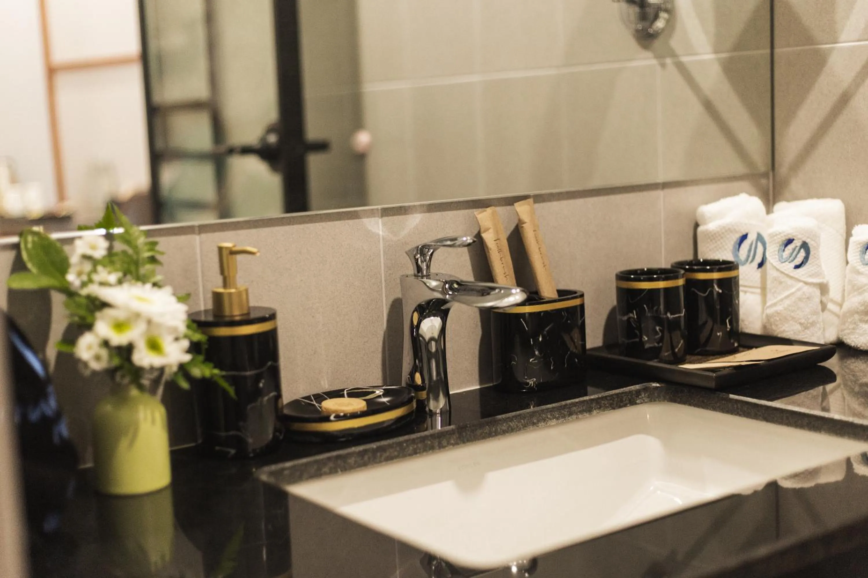 Bathroom in Thapae Twins Hotel