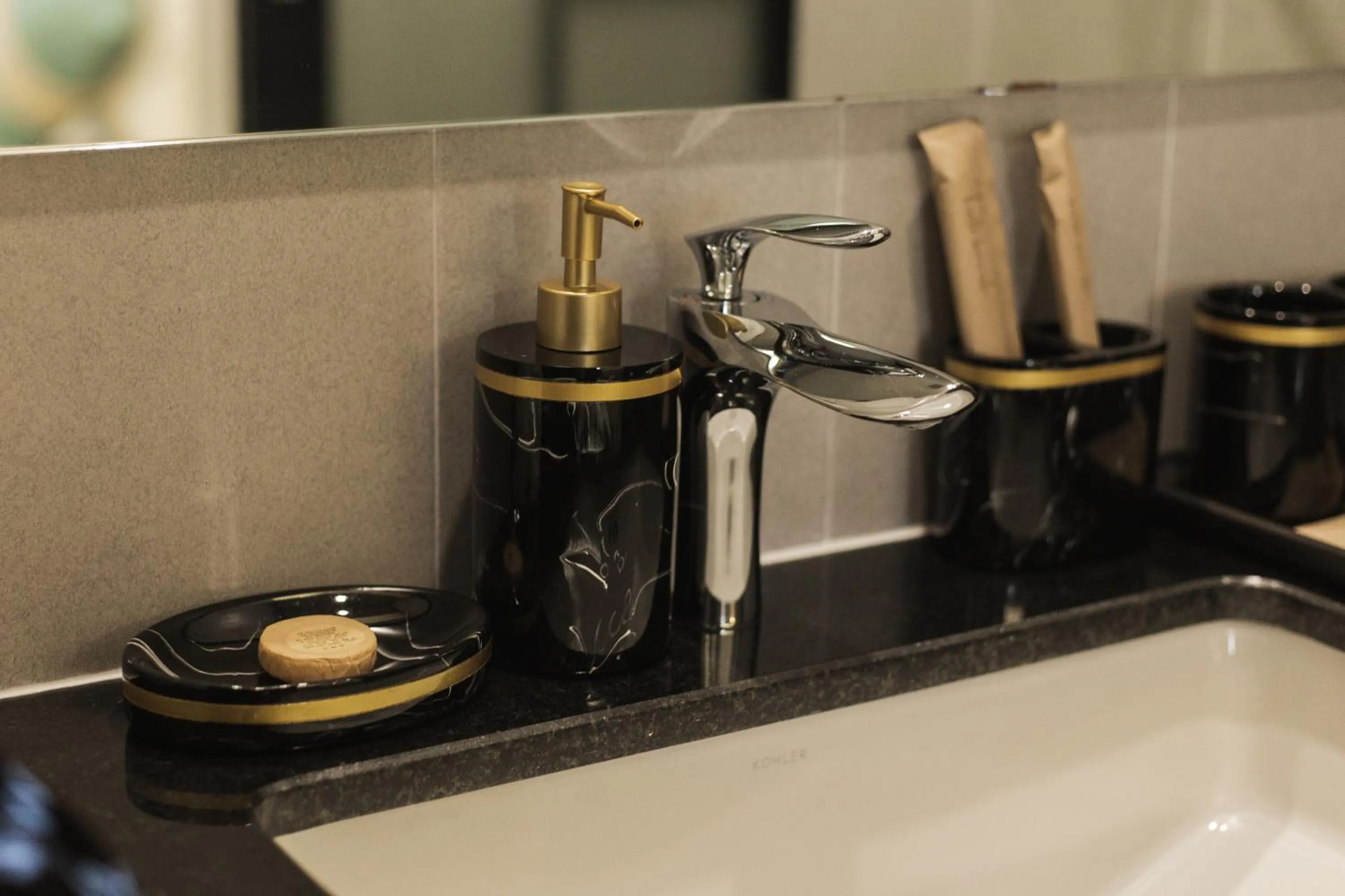 Bathroom in Thapae Twins Hotel