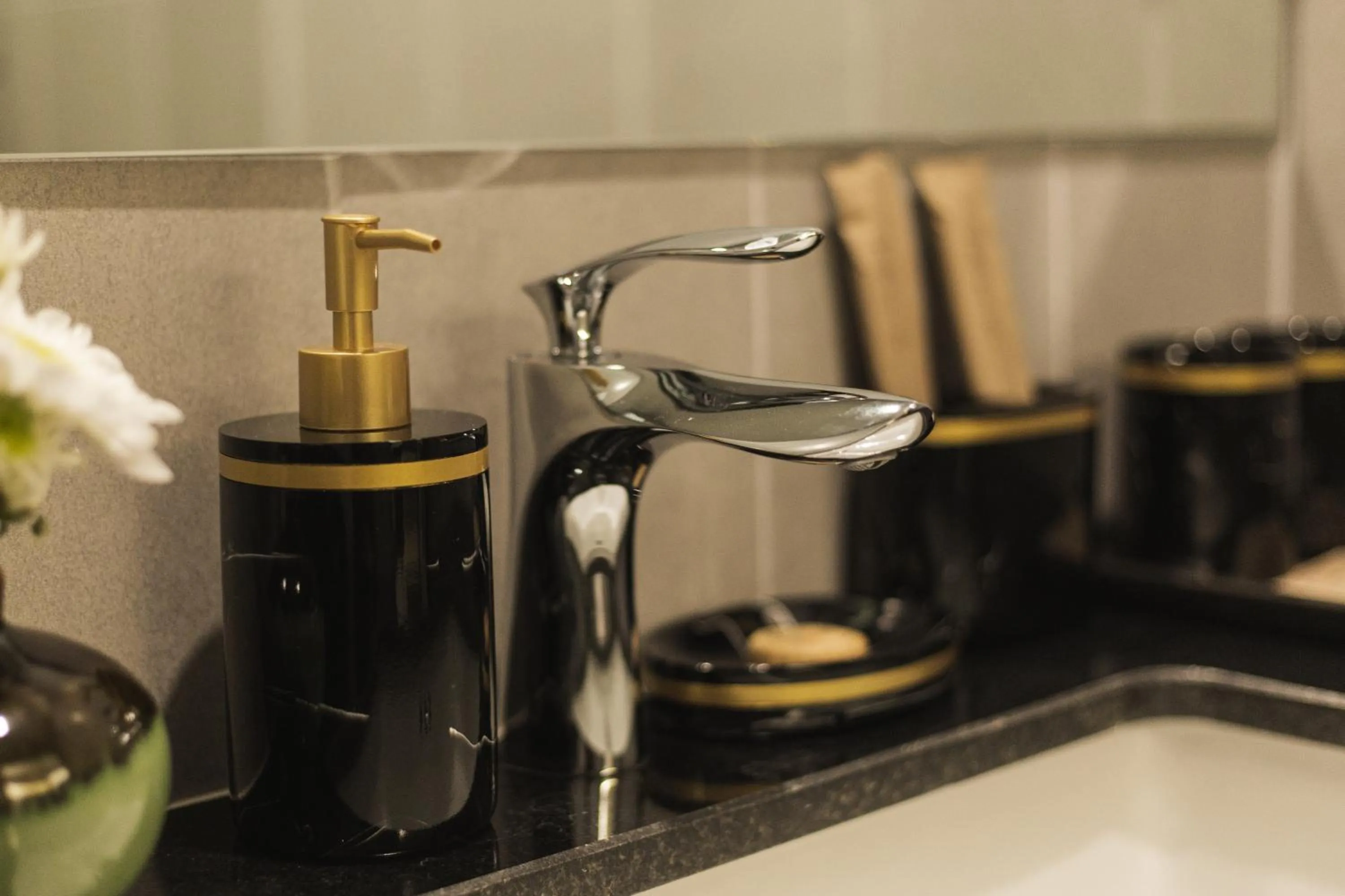 Bathroom in Thapae Twins Hotel