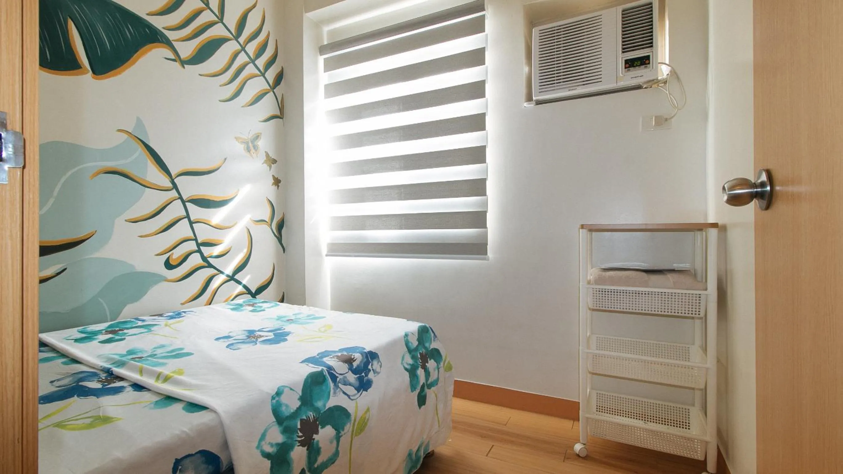 Photo of the whole room in Jamah's Staycation at SMDC Trees Residences by RedDoorz