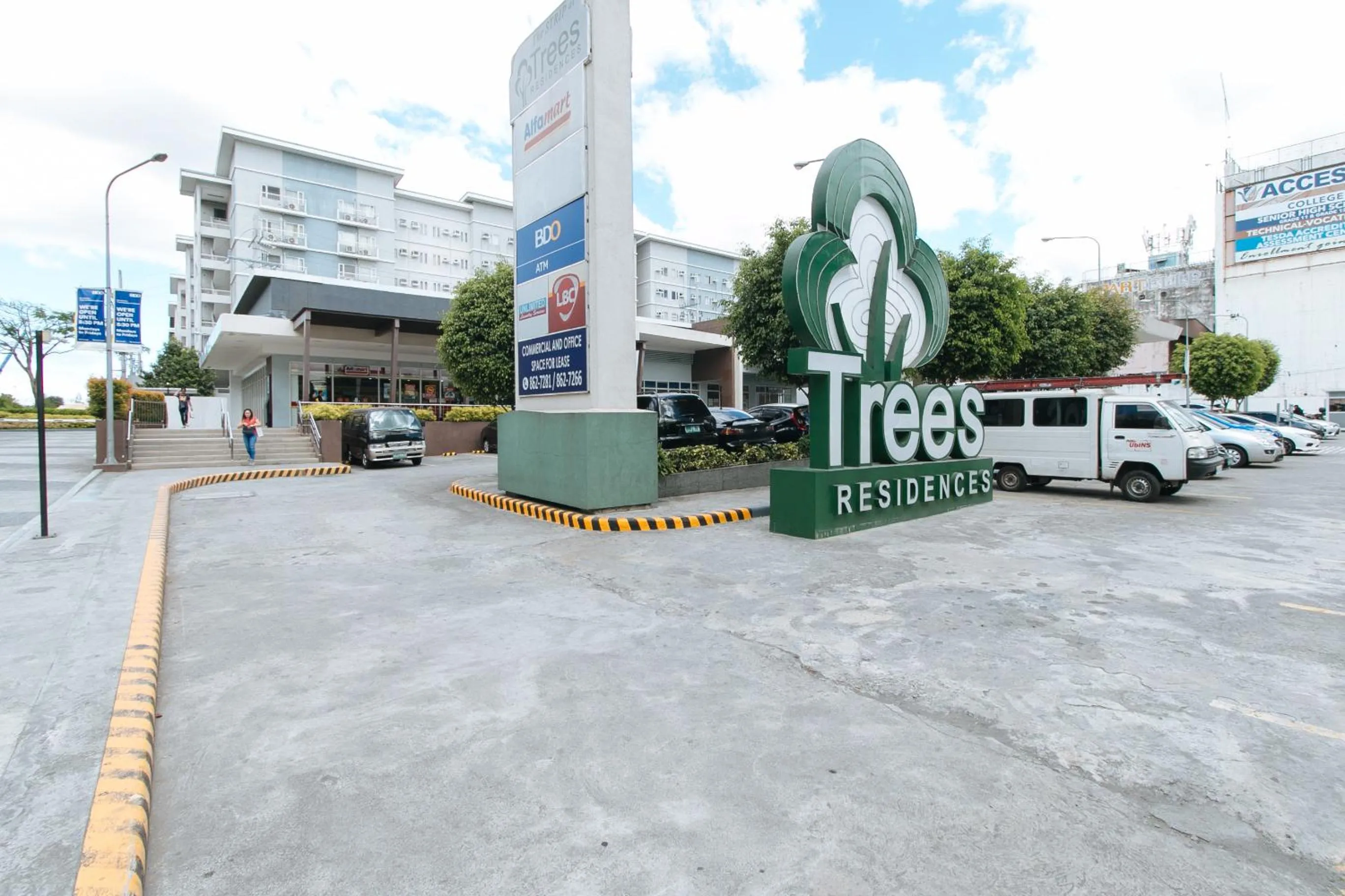 Property logo or sign in Jamah's Staycation at SMDC Trees Residences by RedDoorz