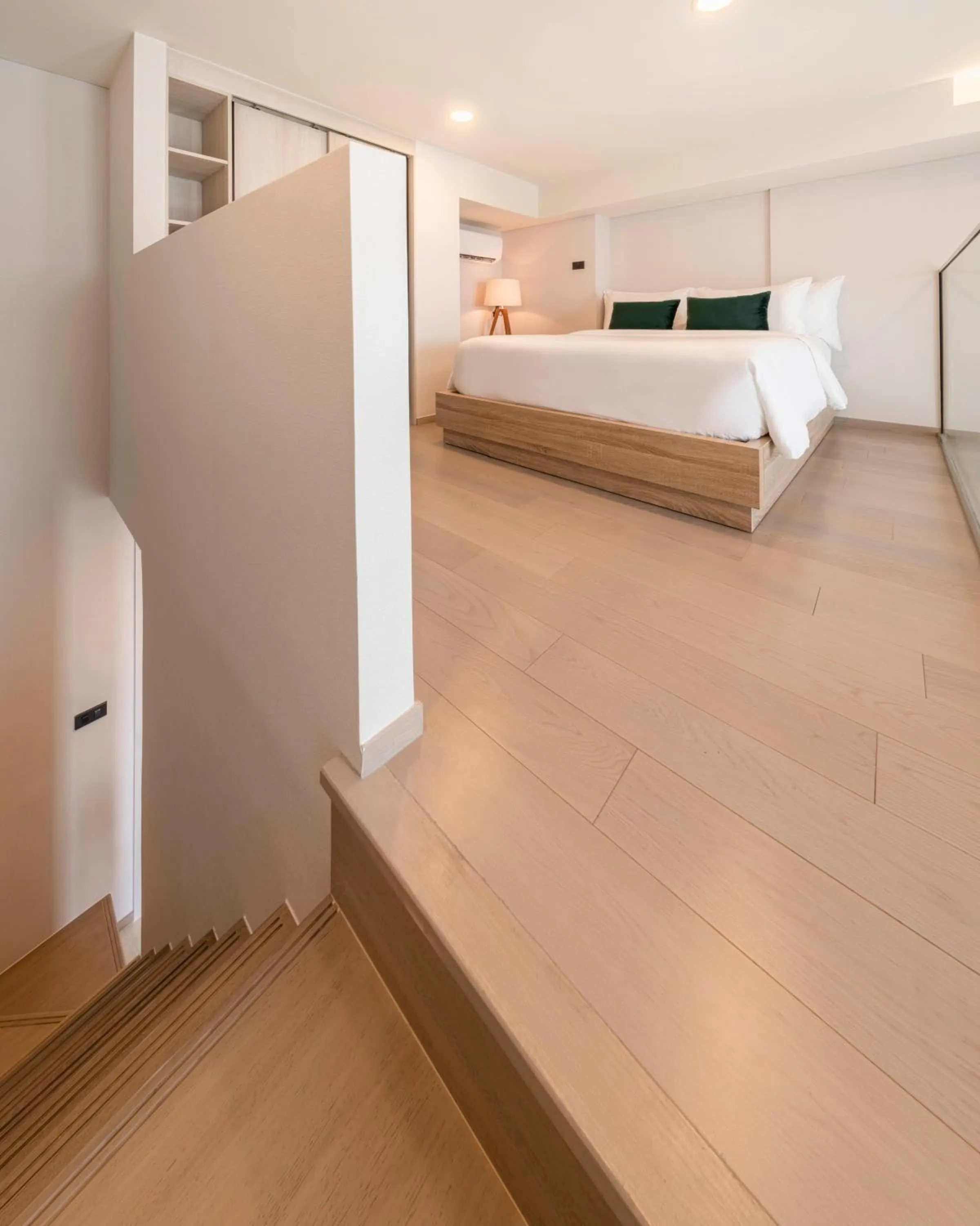 Bed in Wyndham Garden Bangkok Sukhumvit 42