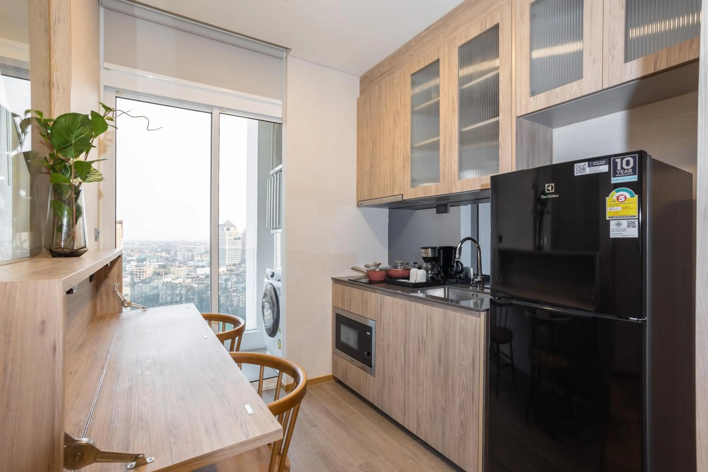 Kitchen or kitchenette in Wyndham Garden Bangkok Sukhumvit 42