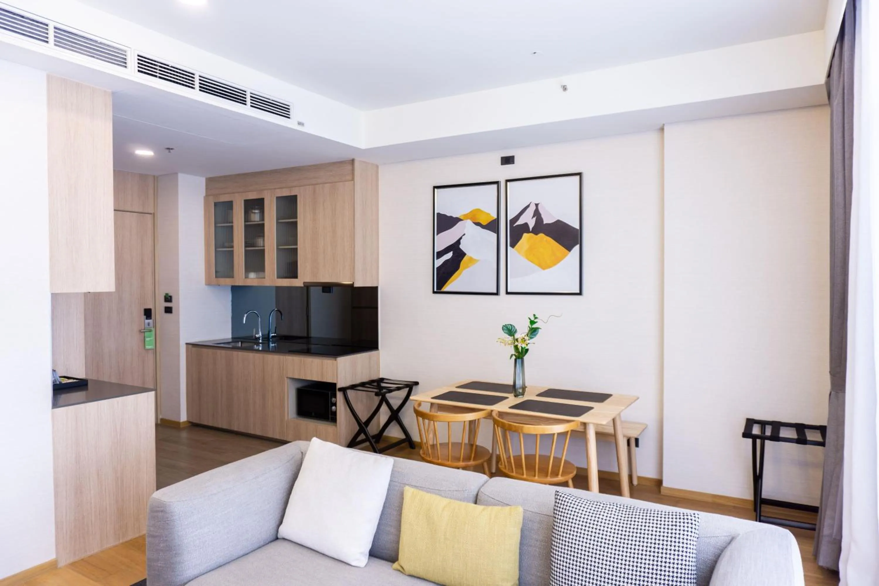 Photo of the whole room in Wyndham Garden Bangkok Sukhumvit 42