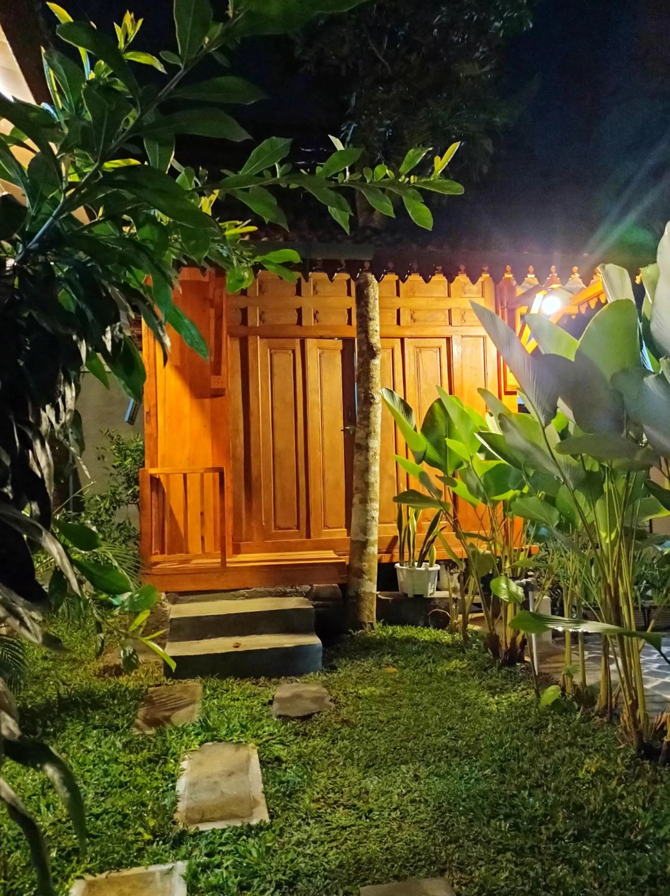 Angler Homestay & Joglo