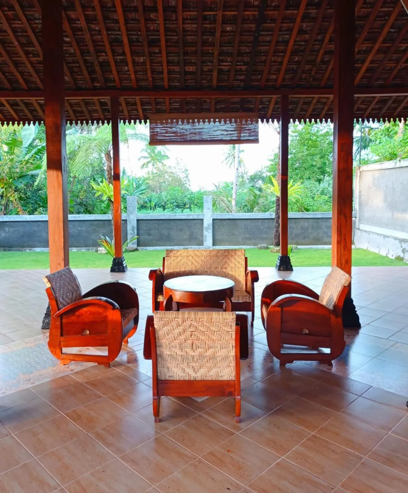 Angler Homestay & Joglo