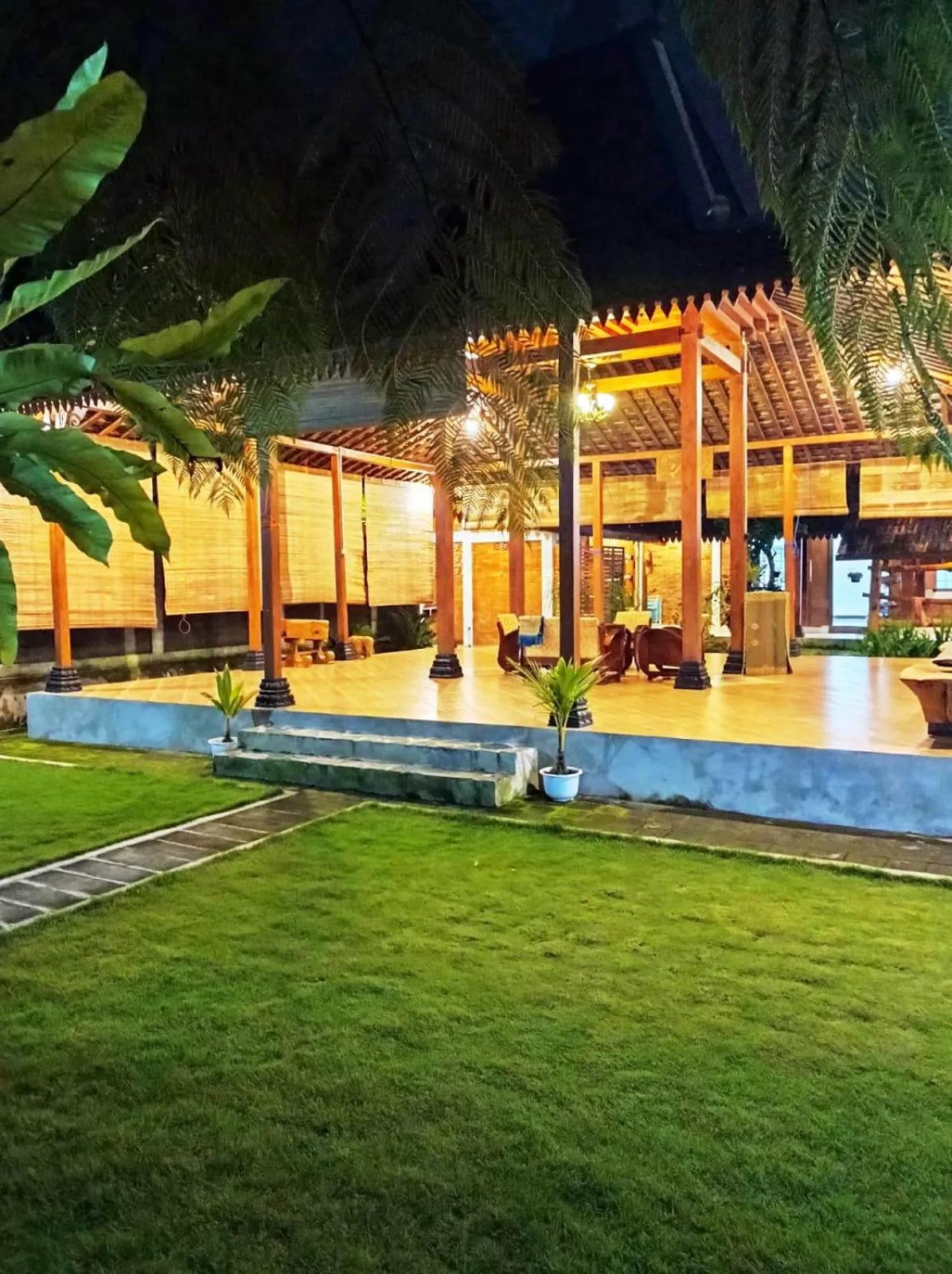 Angler Homestay & Joglo