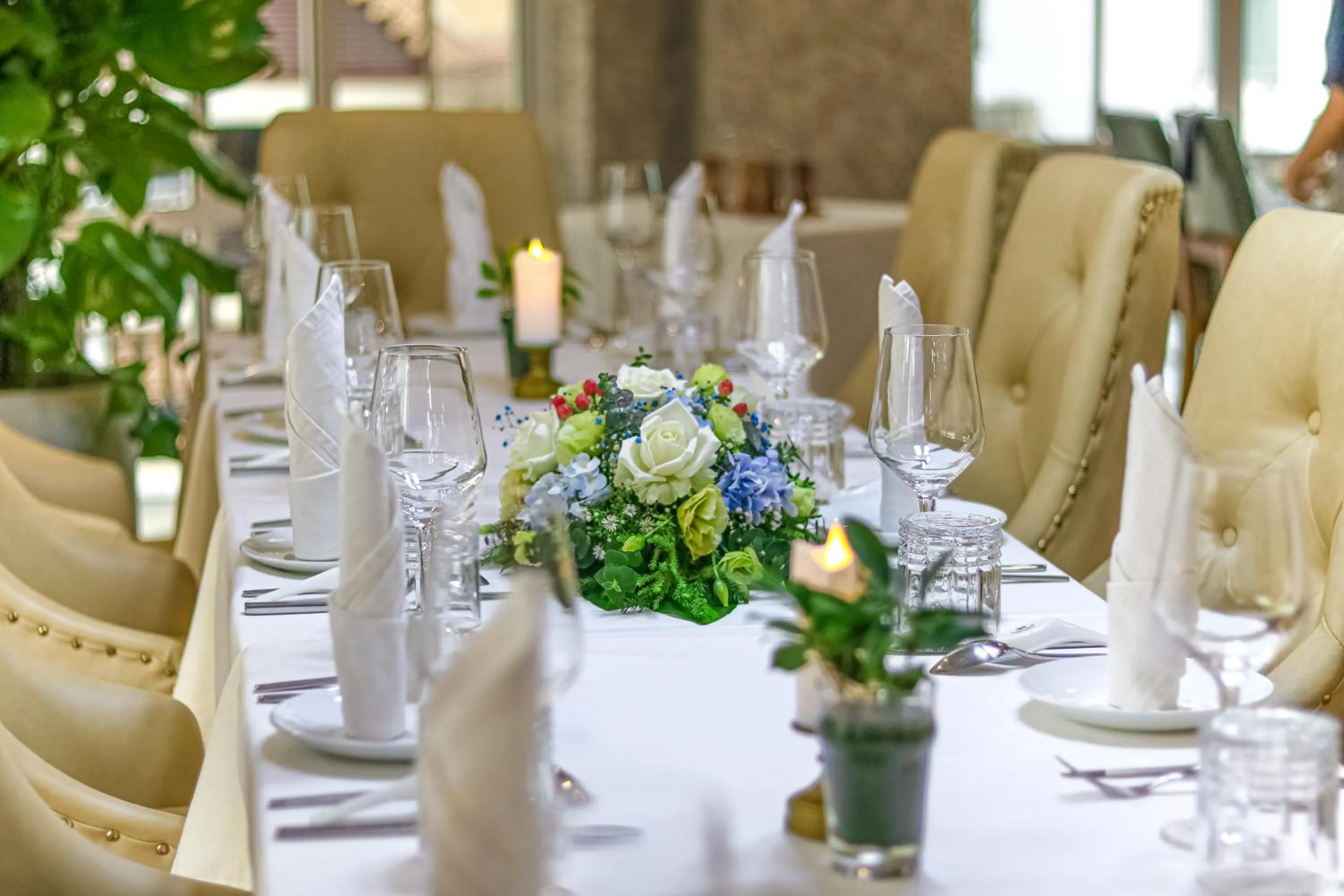 Restaurant/places to eat in Mettavary Hotel