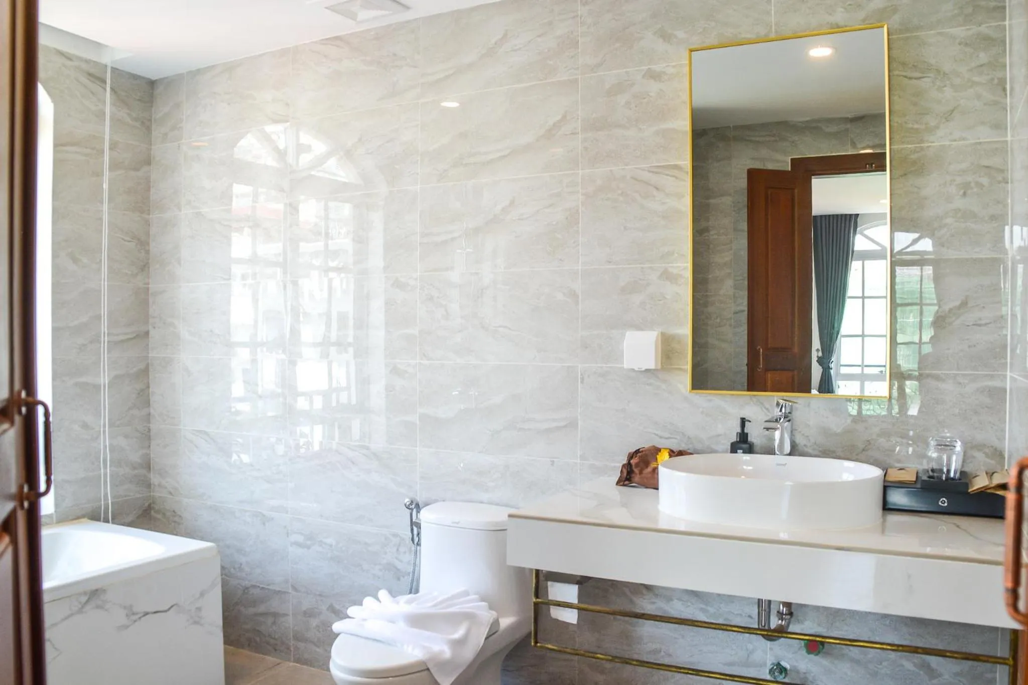 Toilet in Mettavary Hotel