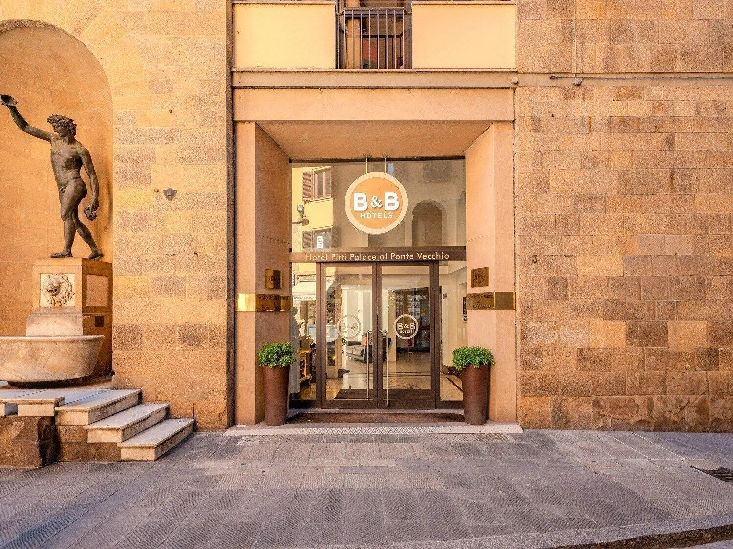 Property building in B&B Hotel Firenze Pitti Palace al Ponte Vecchio