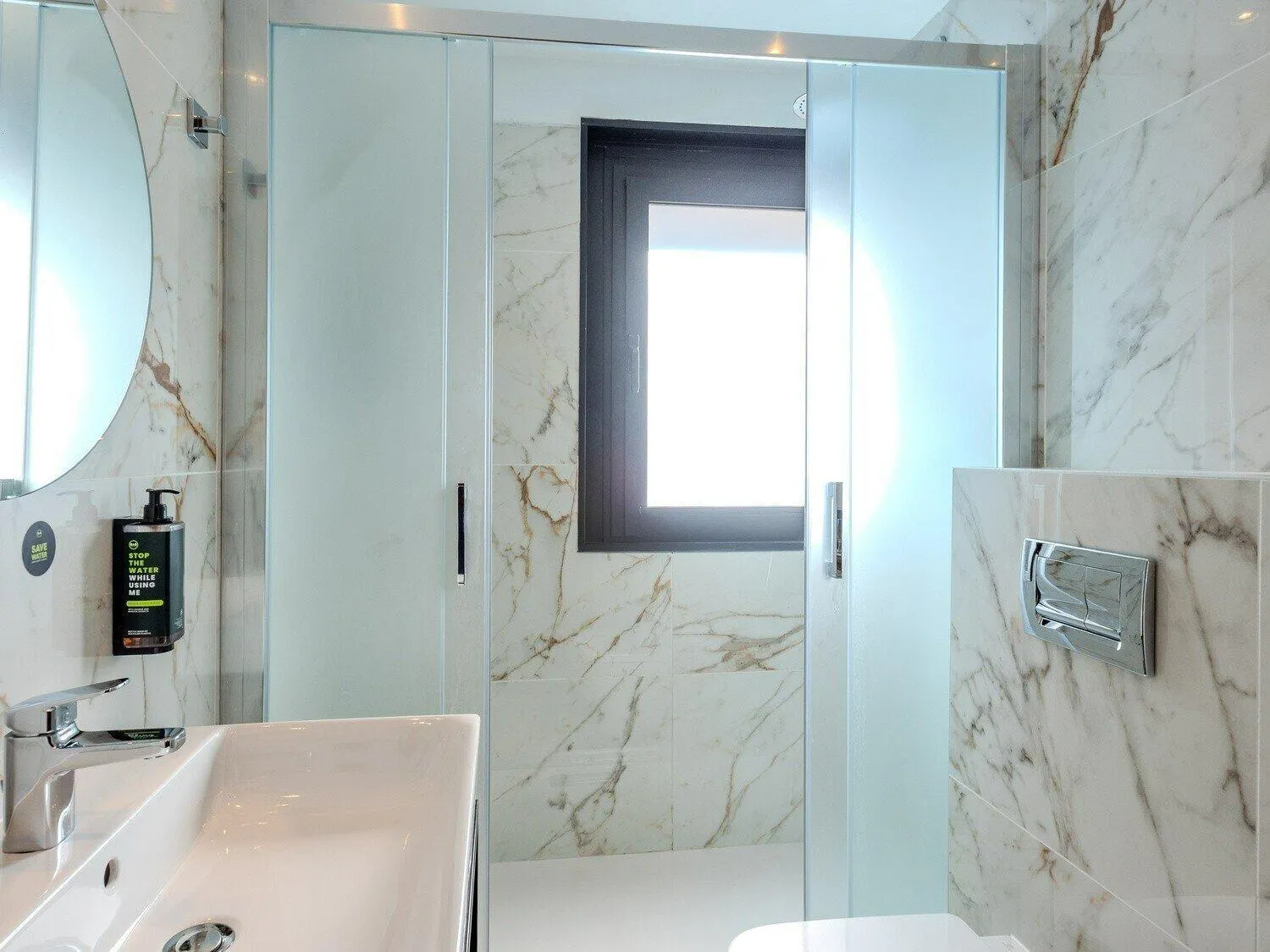 Bathroom in B&B Hotel Firenze Pitti Palace al Ponte Vecchio