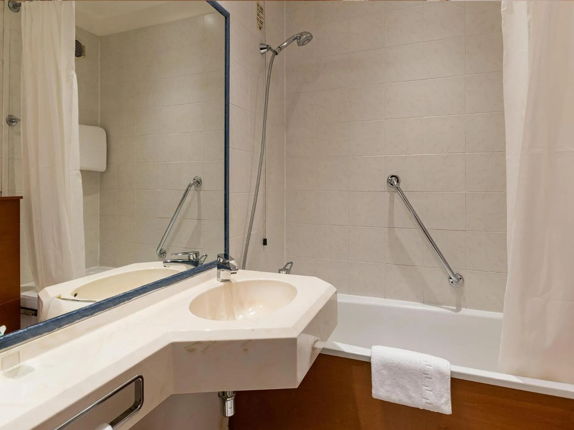 Bathroom in B&B Hotel Firenze Pitti Palace al Ponte Vecchio