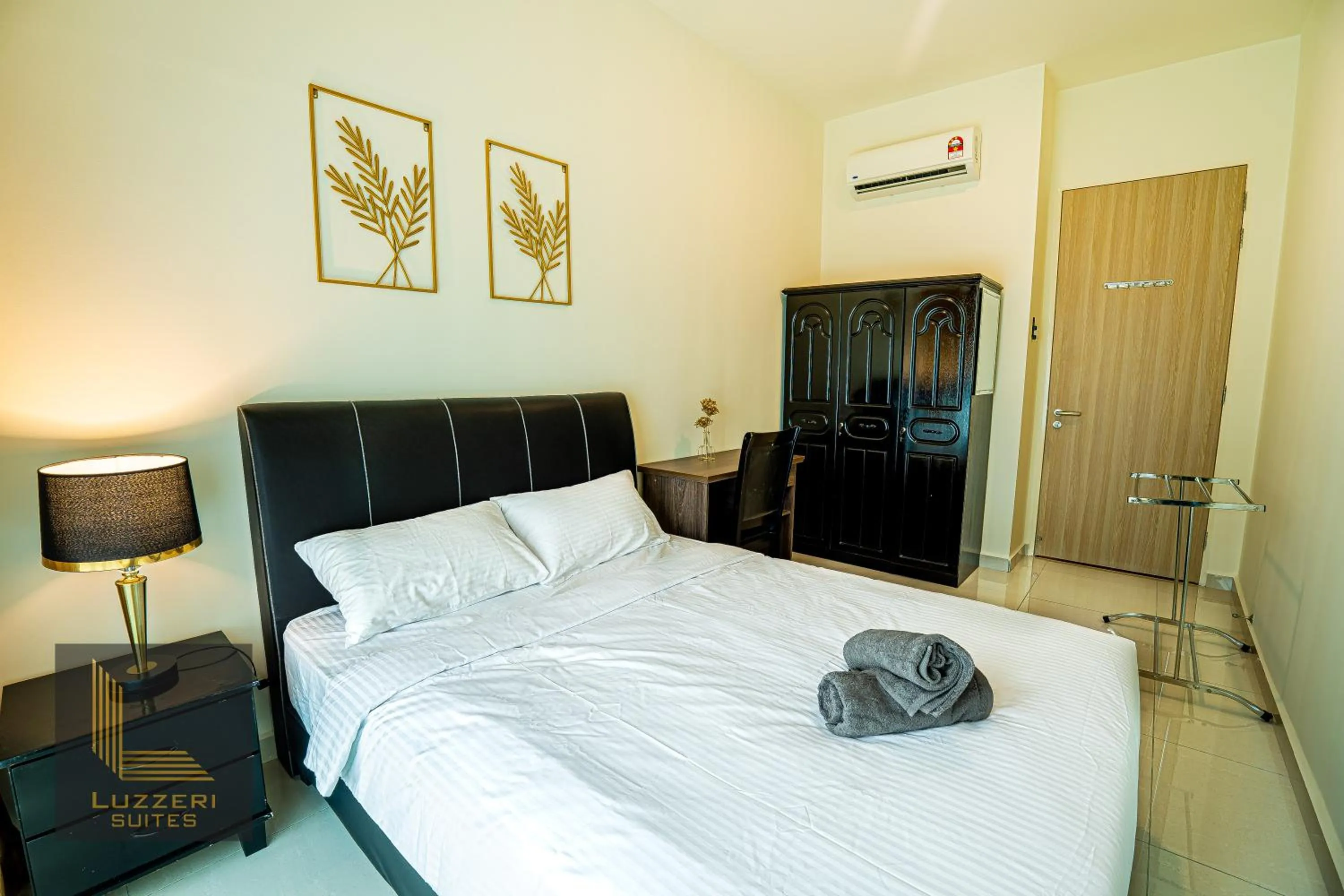 Bed in Legasi Kampung Baru Guesthouse