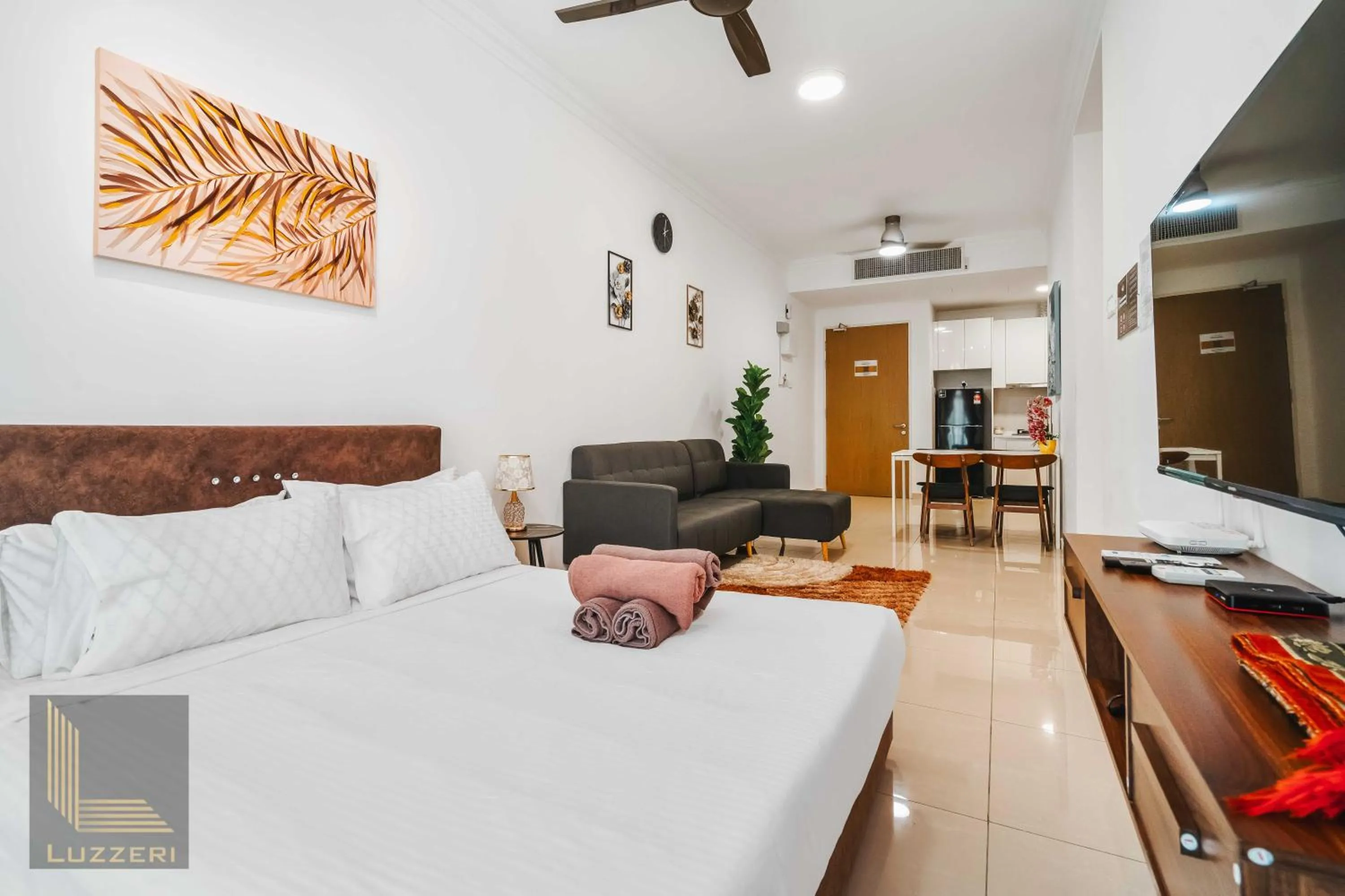 Bed in Legasi Kampung Baru Guesthouse