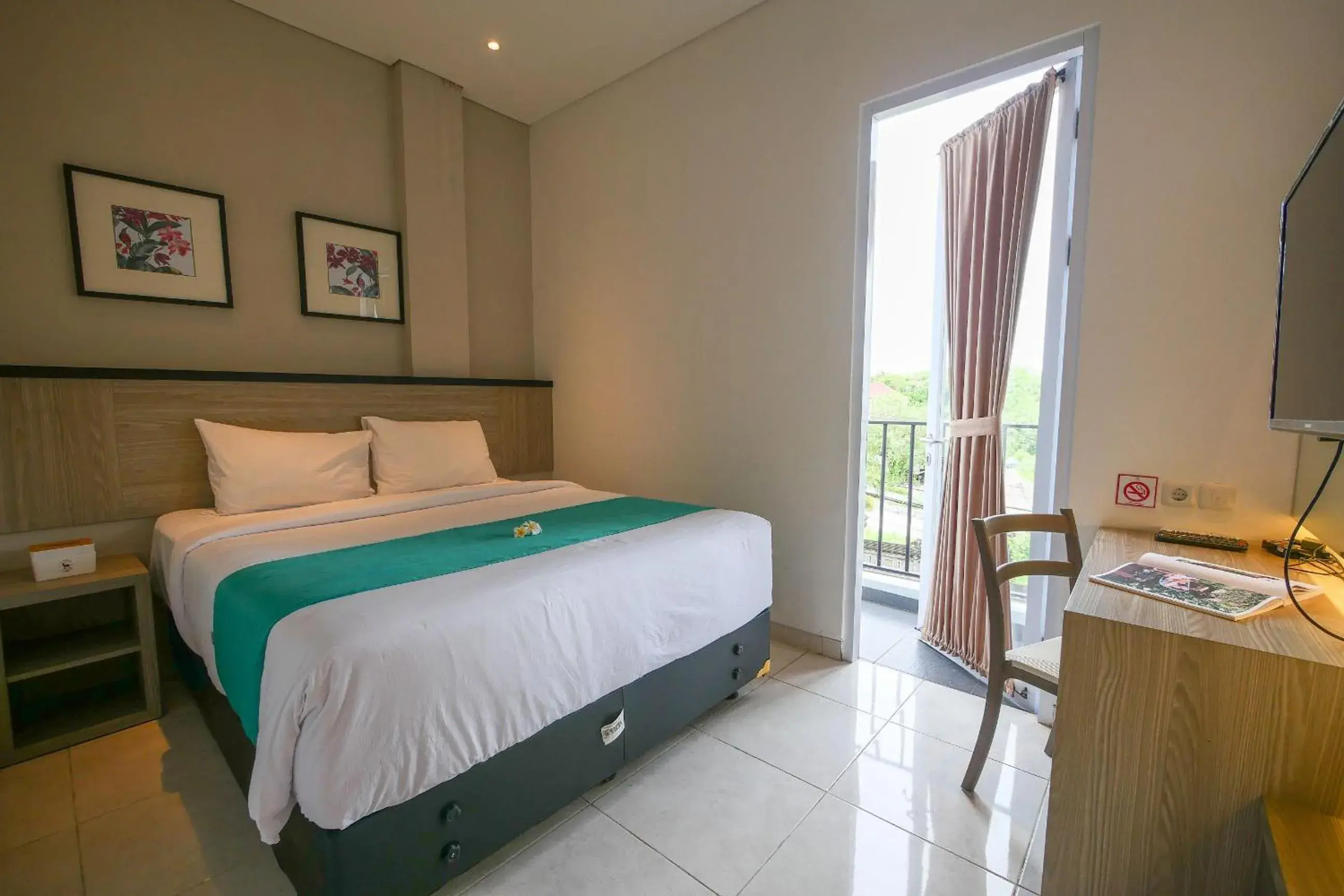 Deluxe Room with Balcony and Street View in Nivasa Hotel Deluxe Room with Balcony and Street View in Nivasa Hotel