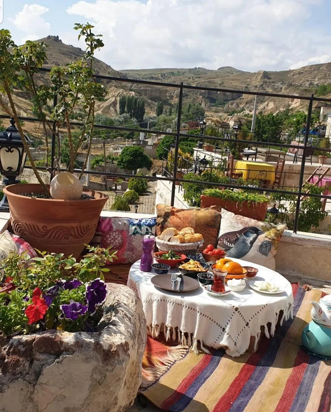 Balcony/Terrace in Sinasos Palace Cave Hotel