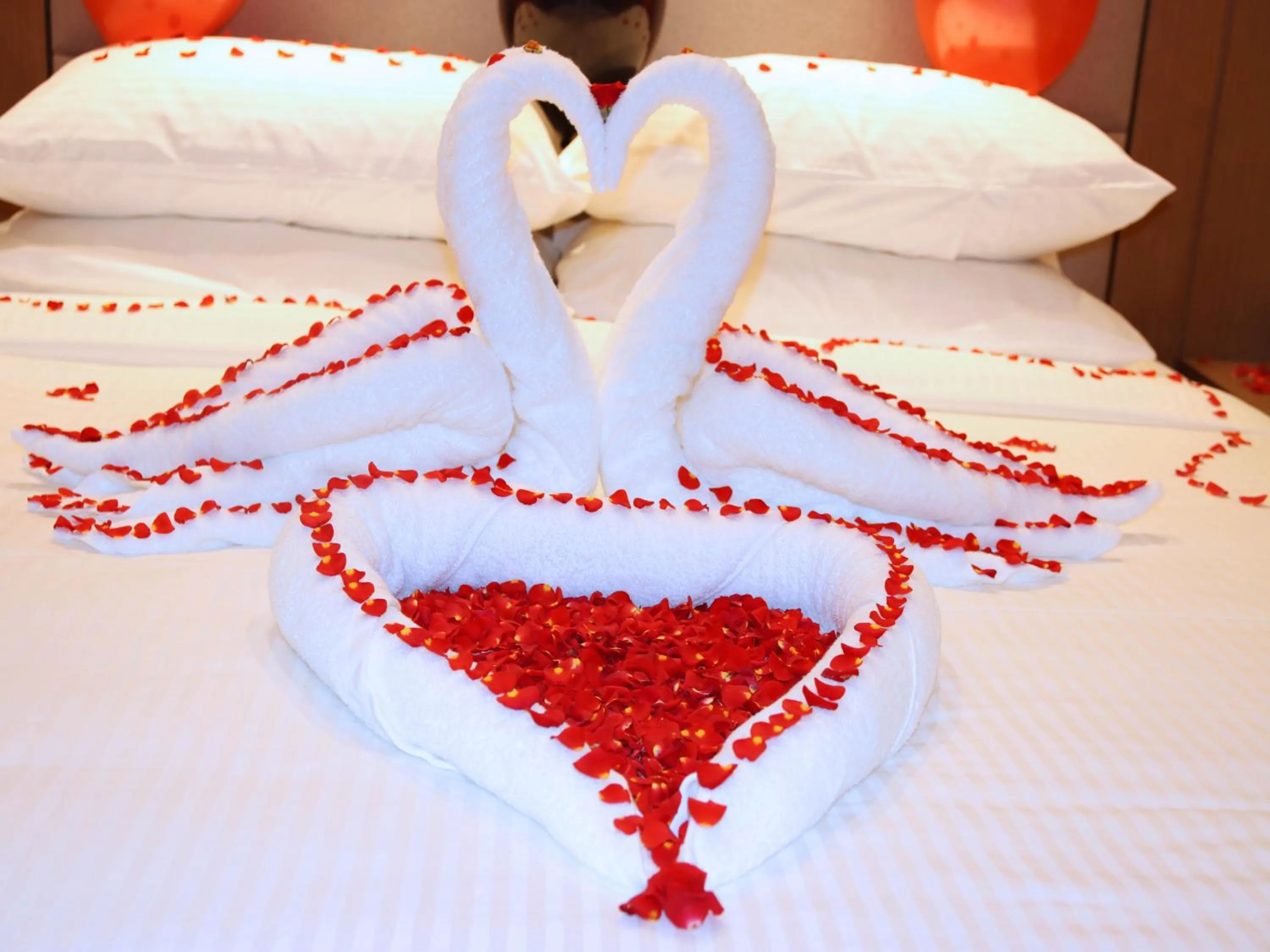 room service, Bed in ROZANA HOTEL