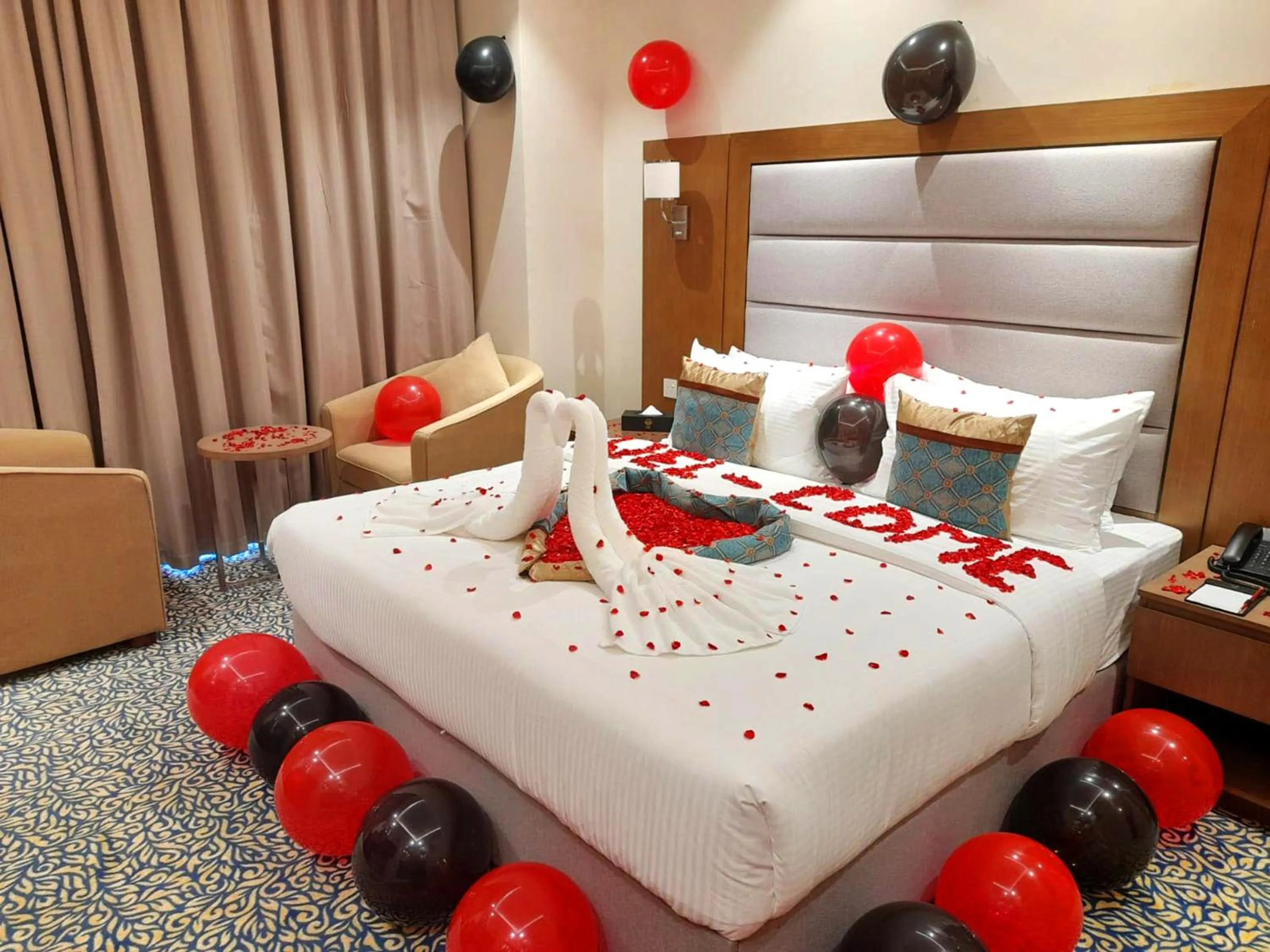 Decorative detail, Bed in ROZANA HOTEL